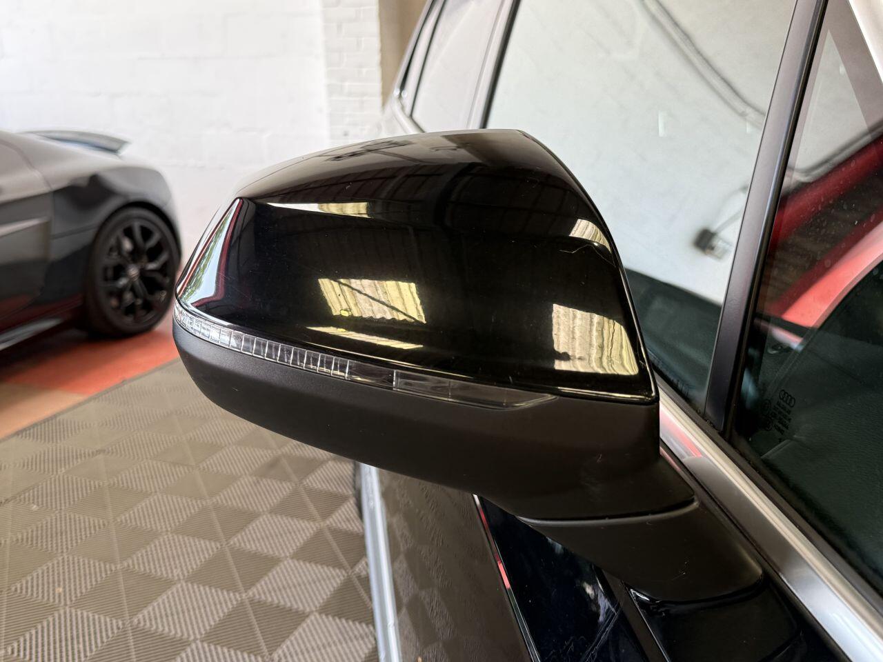 Audi Q7 view 24