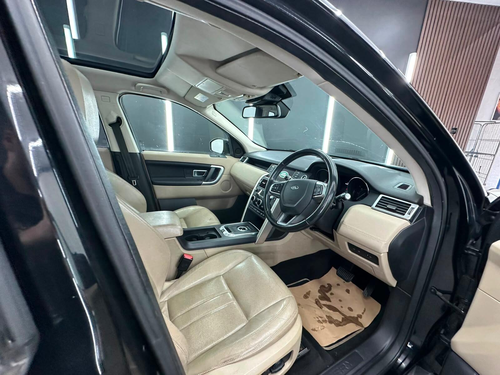 Land Rover Discovery Sport view 26