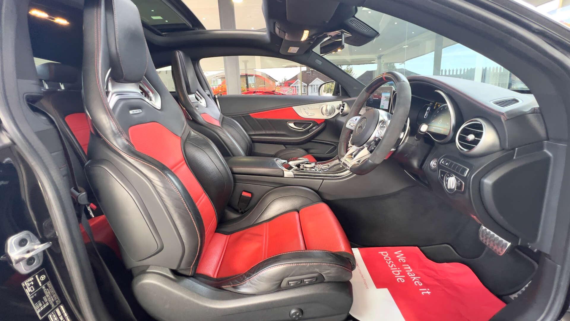 Mercedes-Benz C-Class view 33