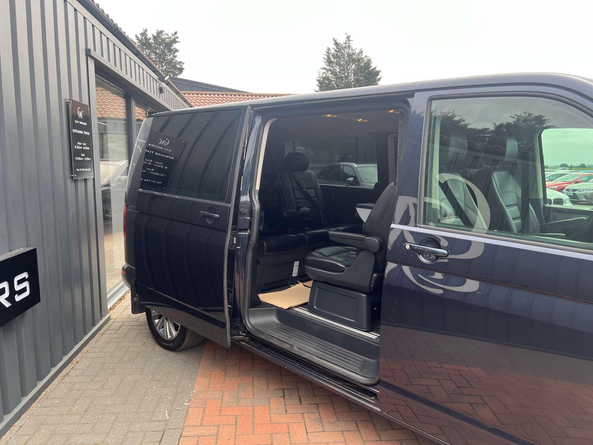Volkswagen Caravelle view 39