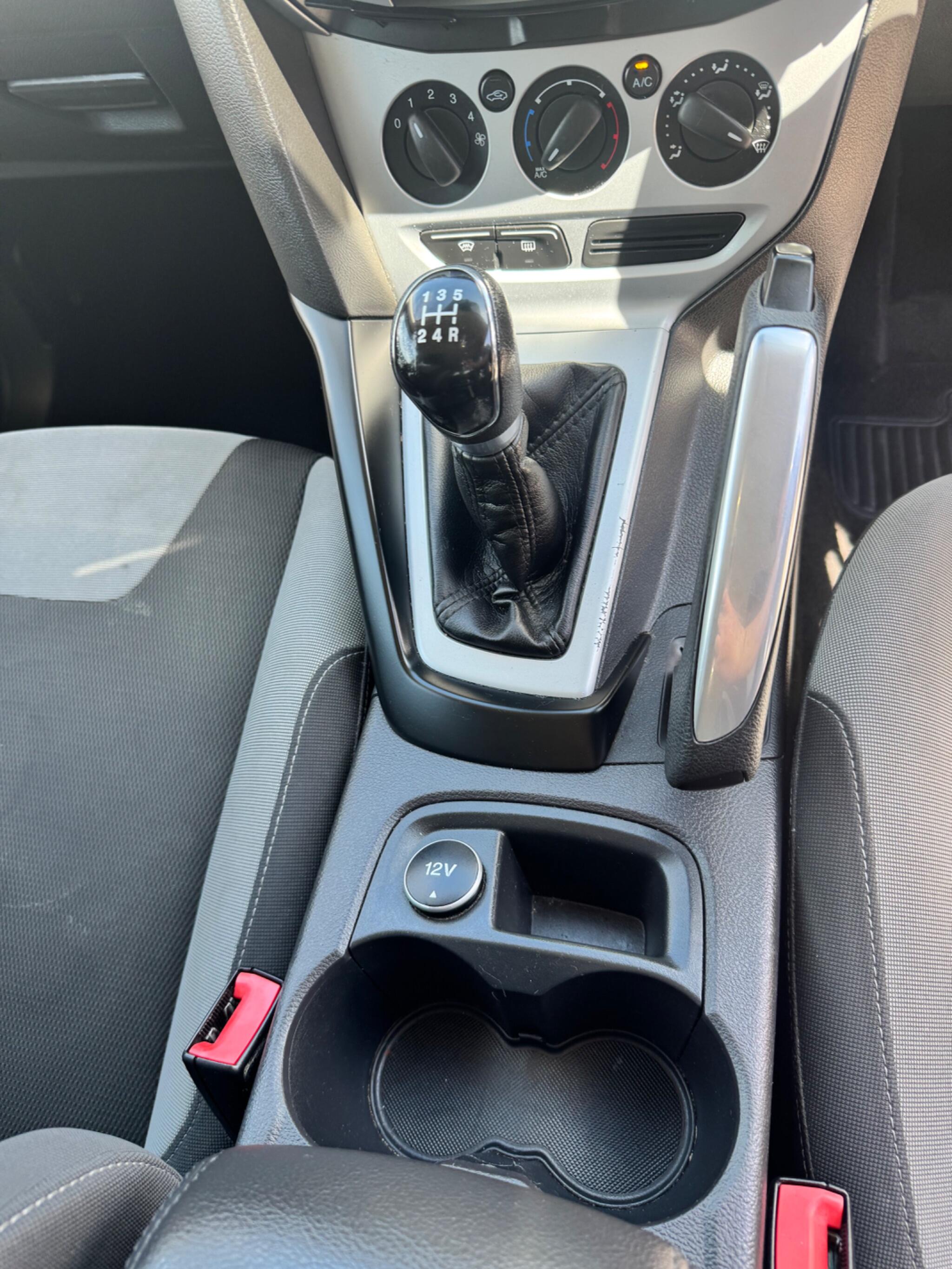 Ford Focus view 22