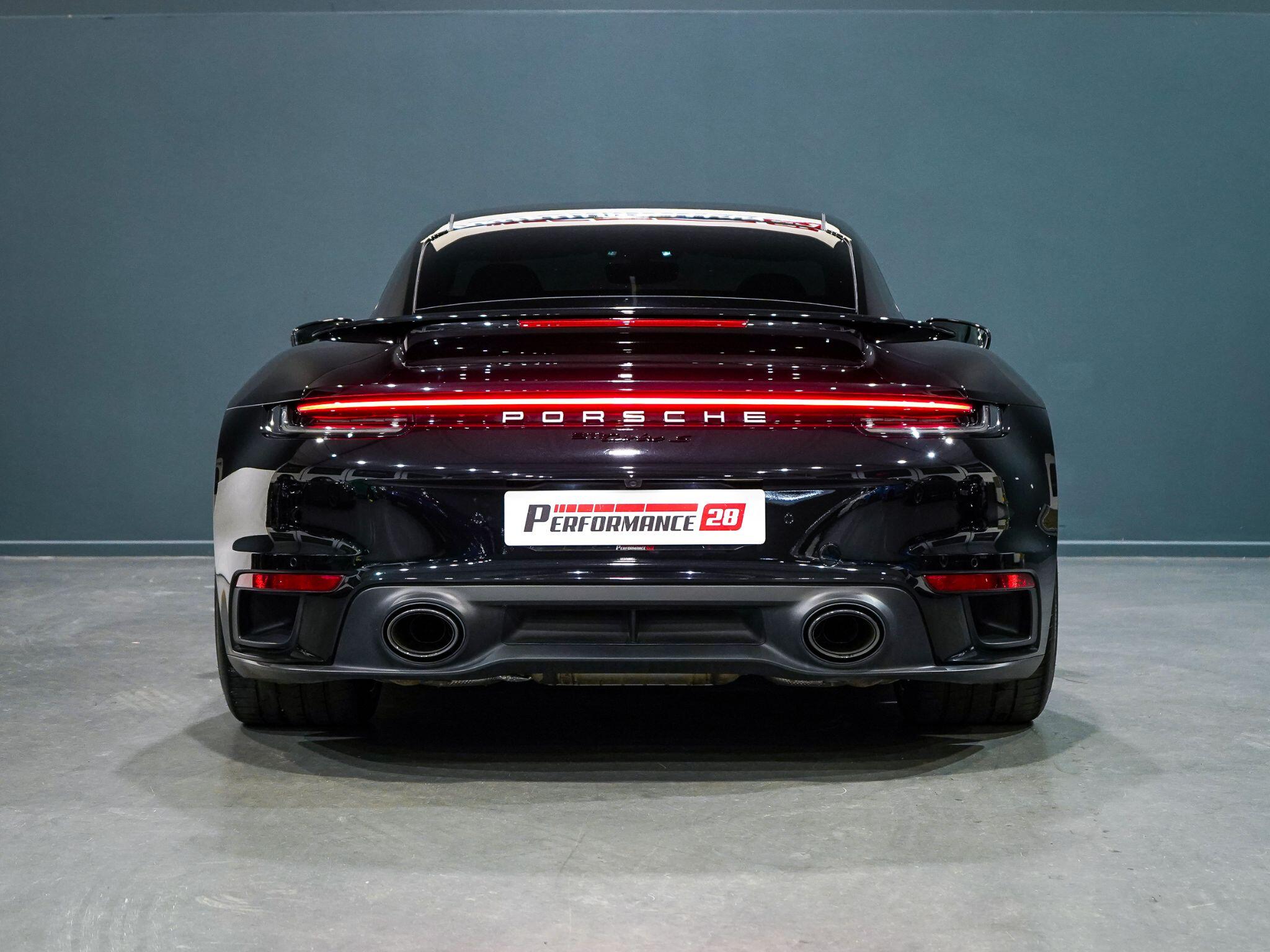 Porsche 911 view 9