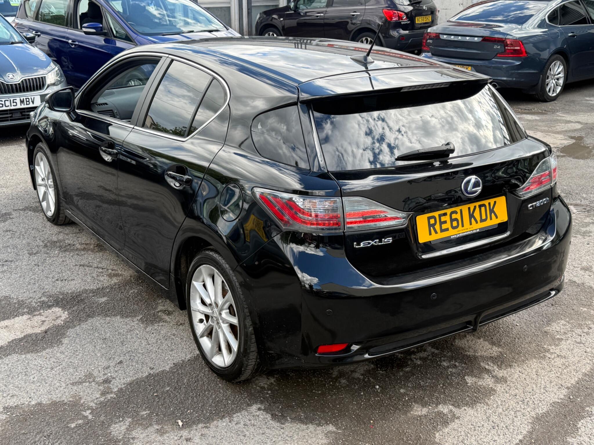 Lexus CT - Image 15