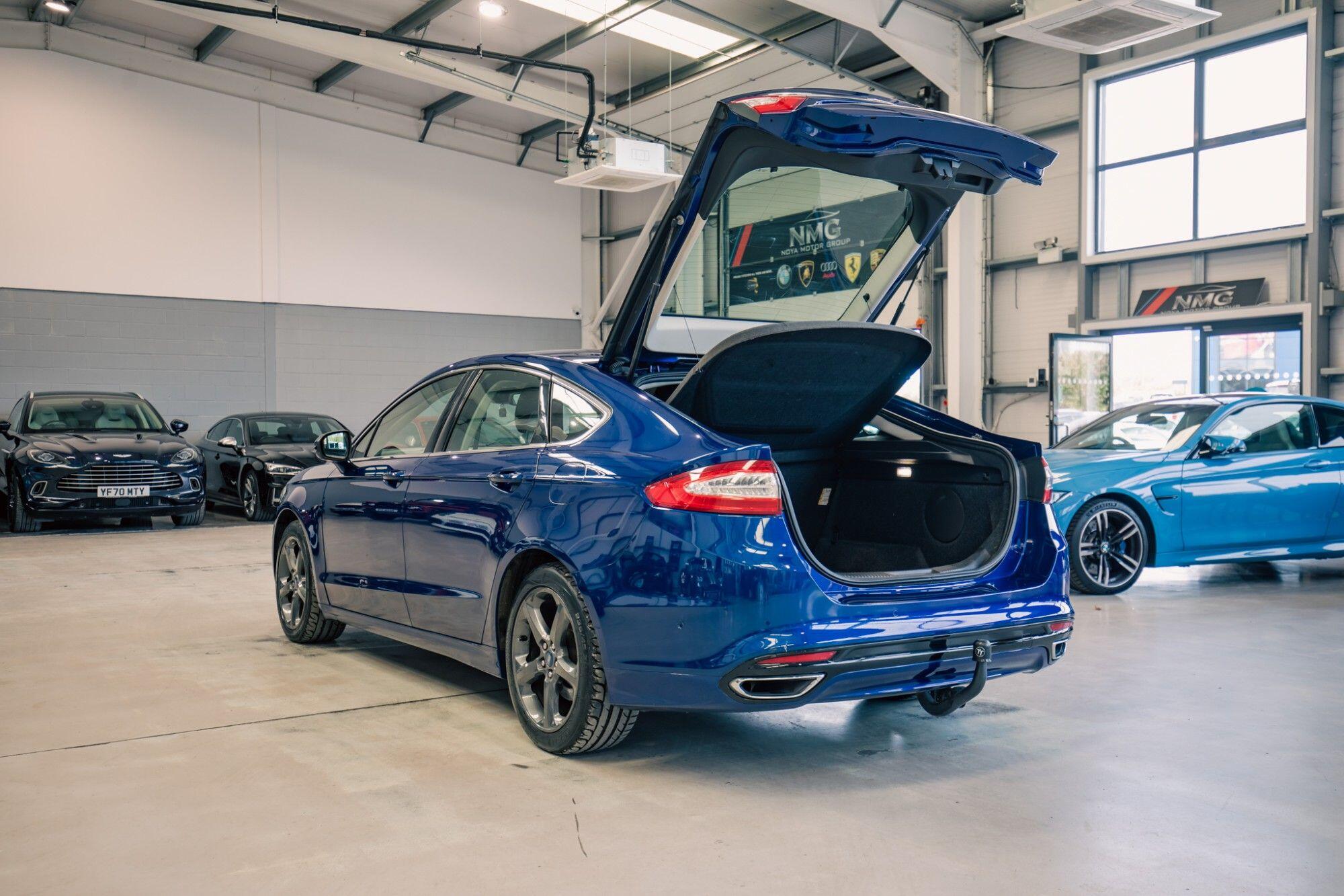 Ford Mondeo view 31