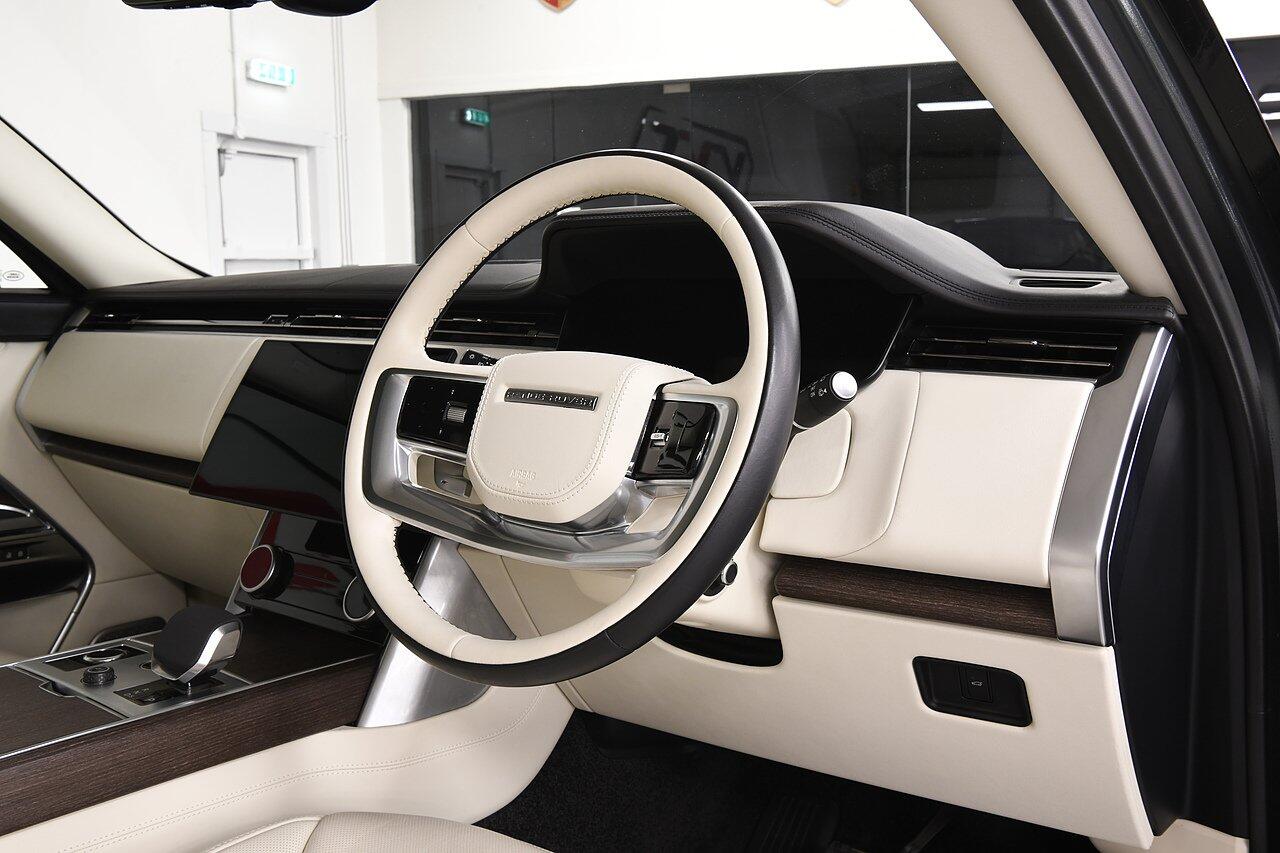 Land Rover Range Rover view 5