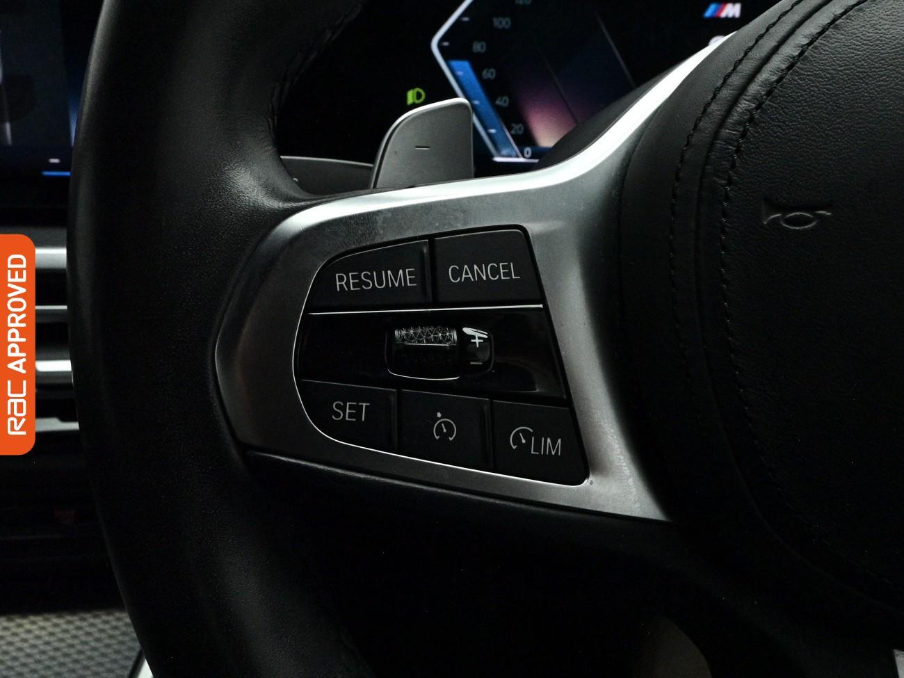 BMW 3 Series view 24