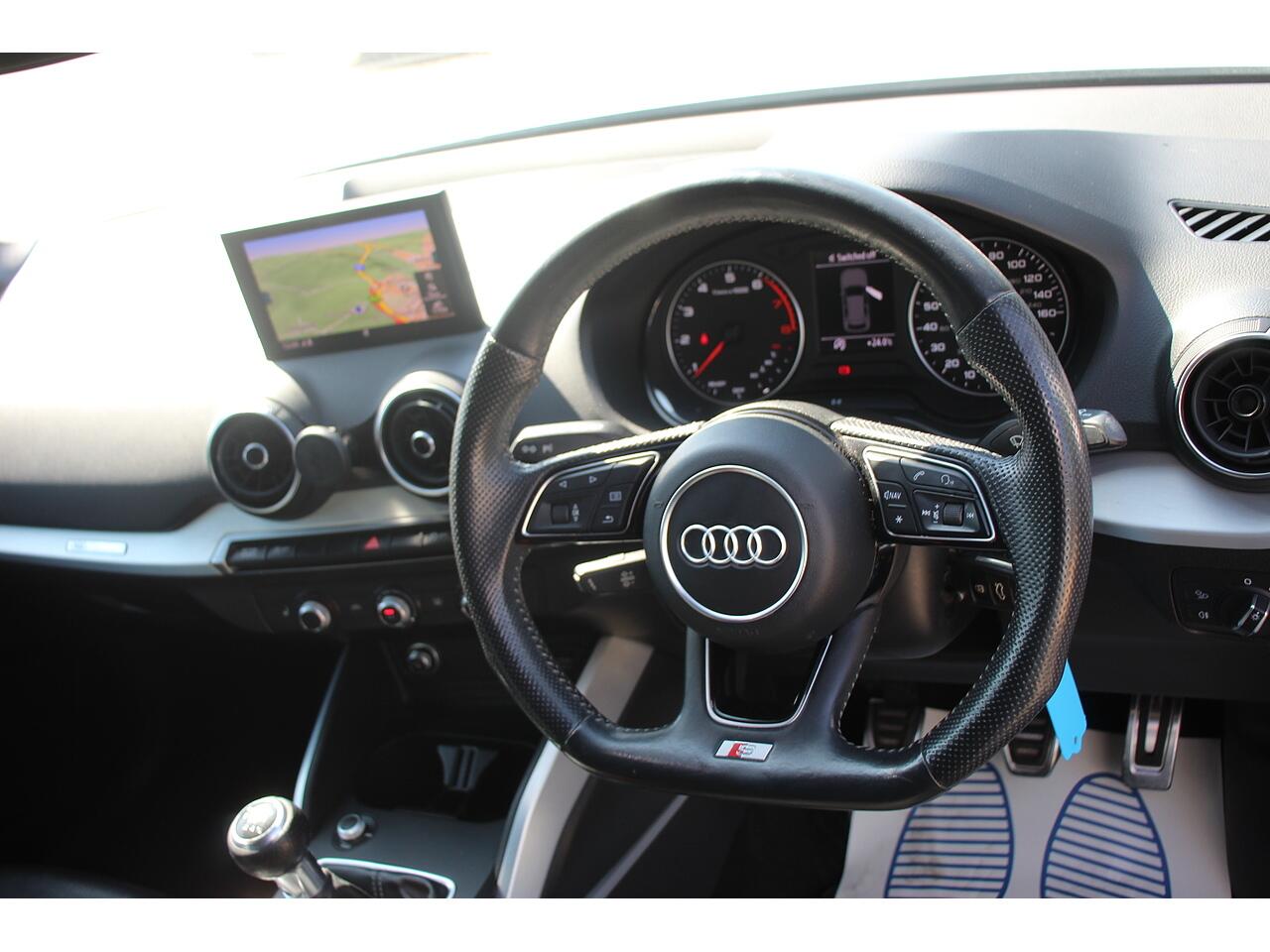 Audi Q2 view 13