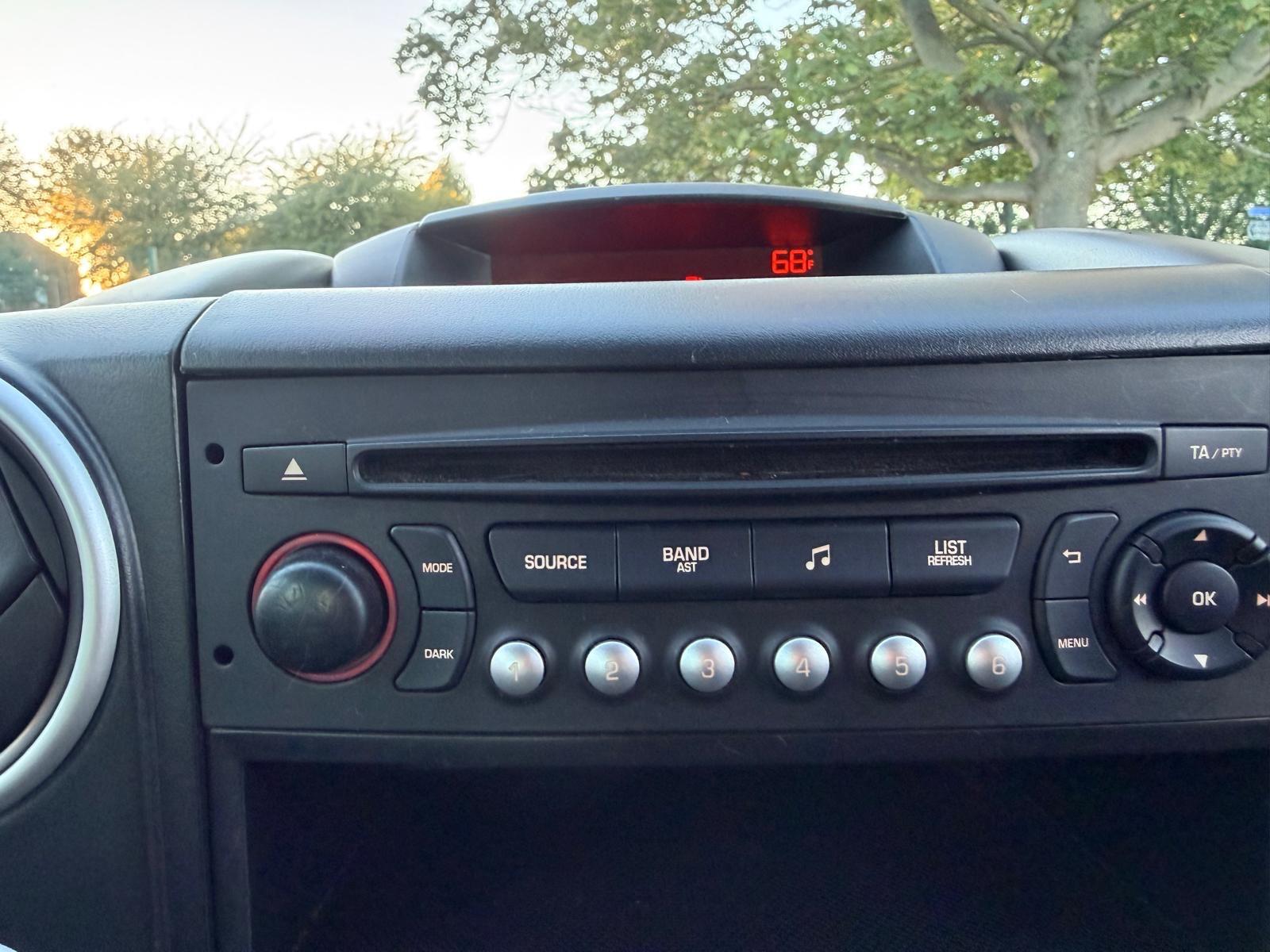 Peugeot Partner Tepee view 18