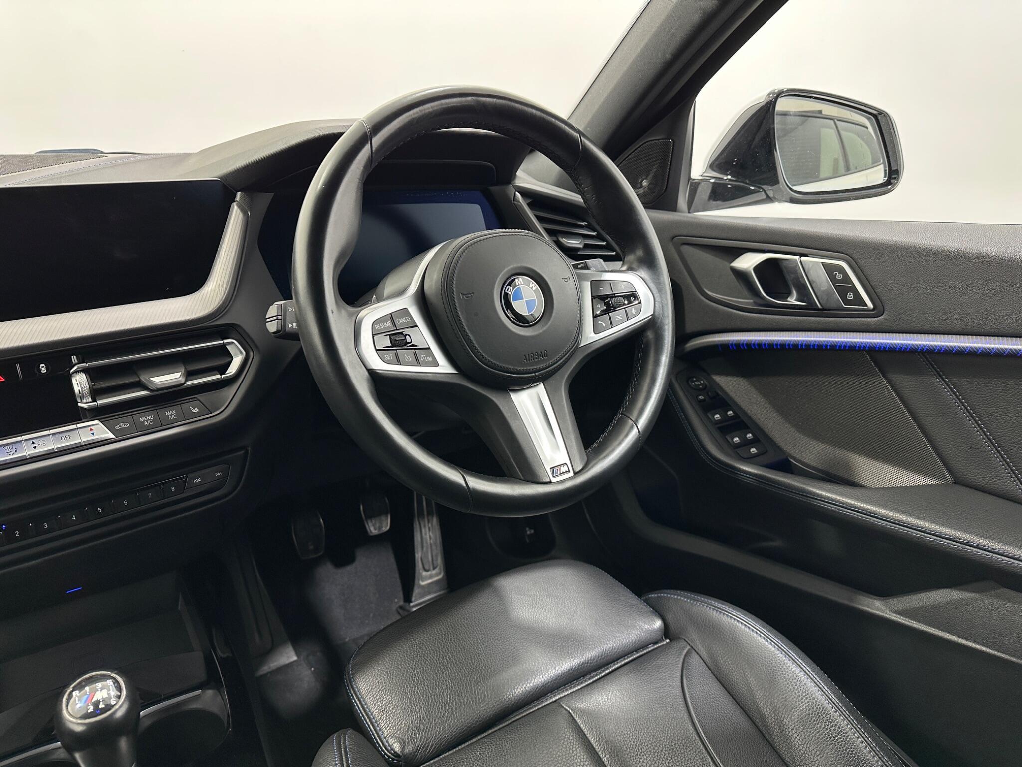 BMW 1 Series view 12