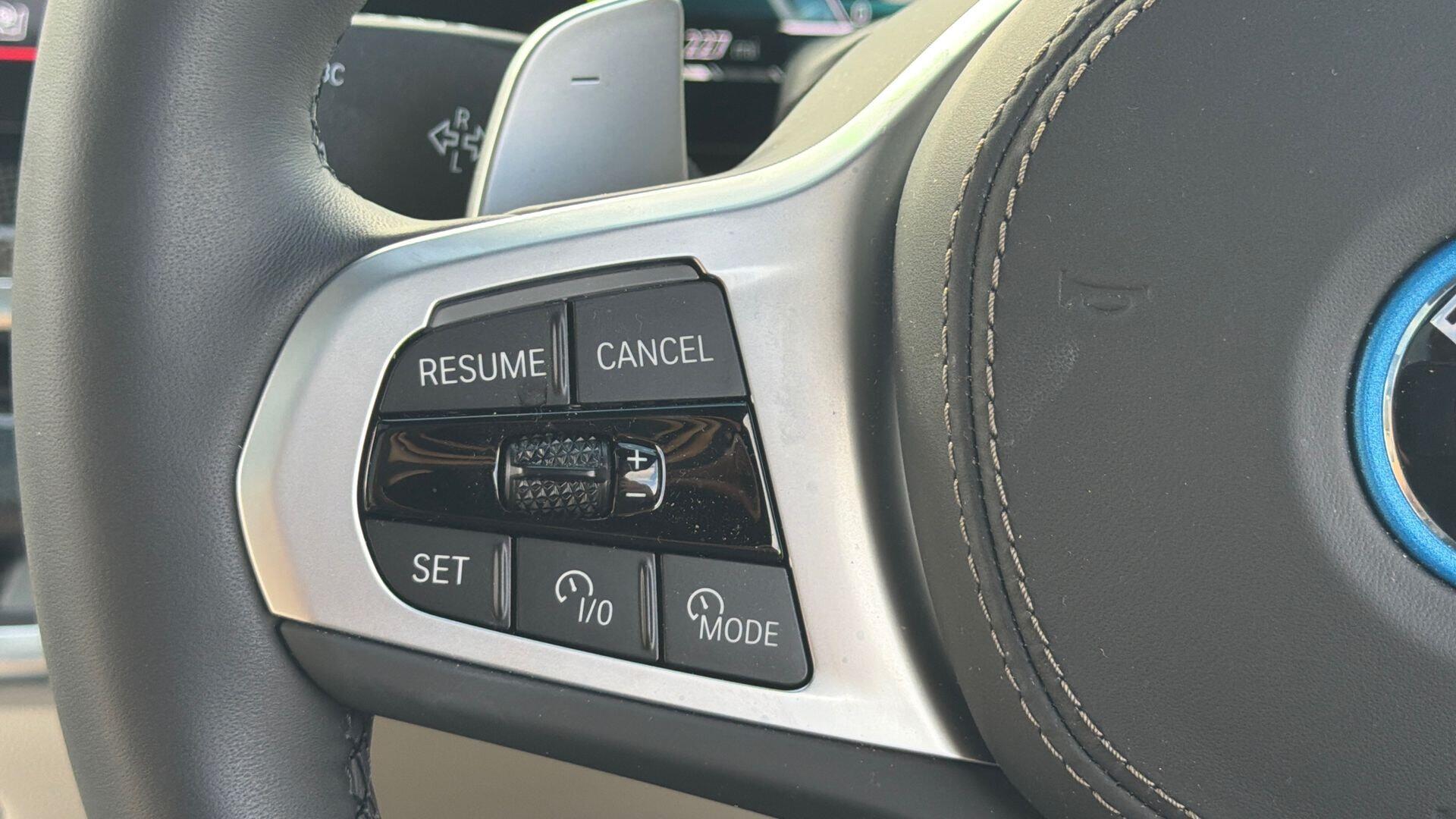 BMW X6 view 17