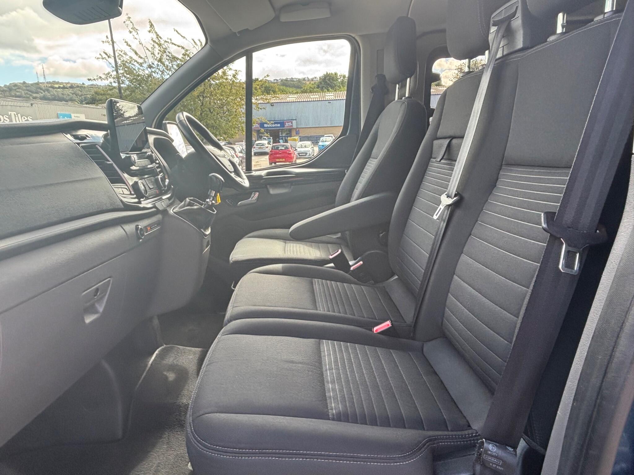 Ford Transit Custom view 31