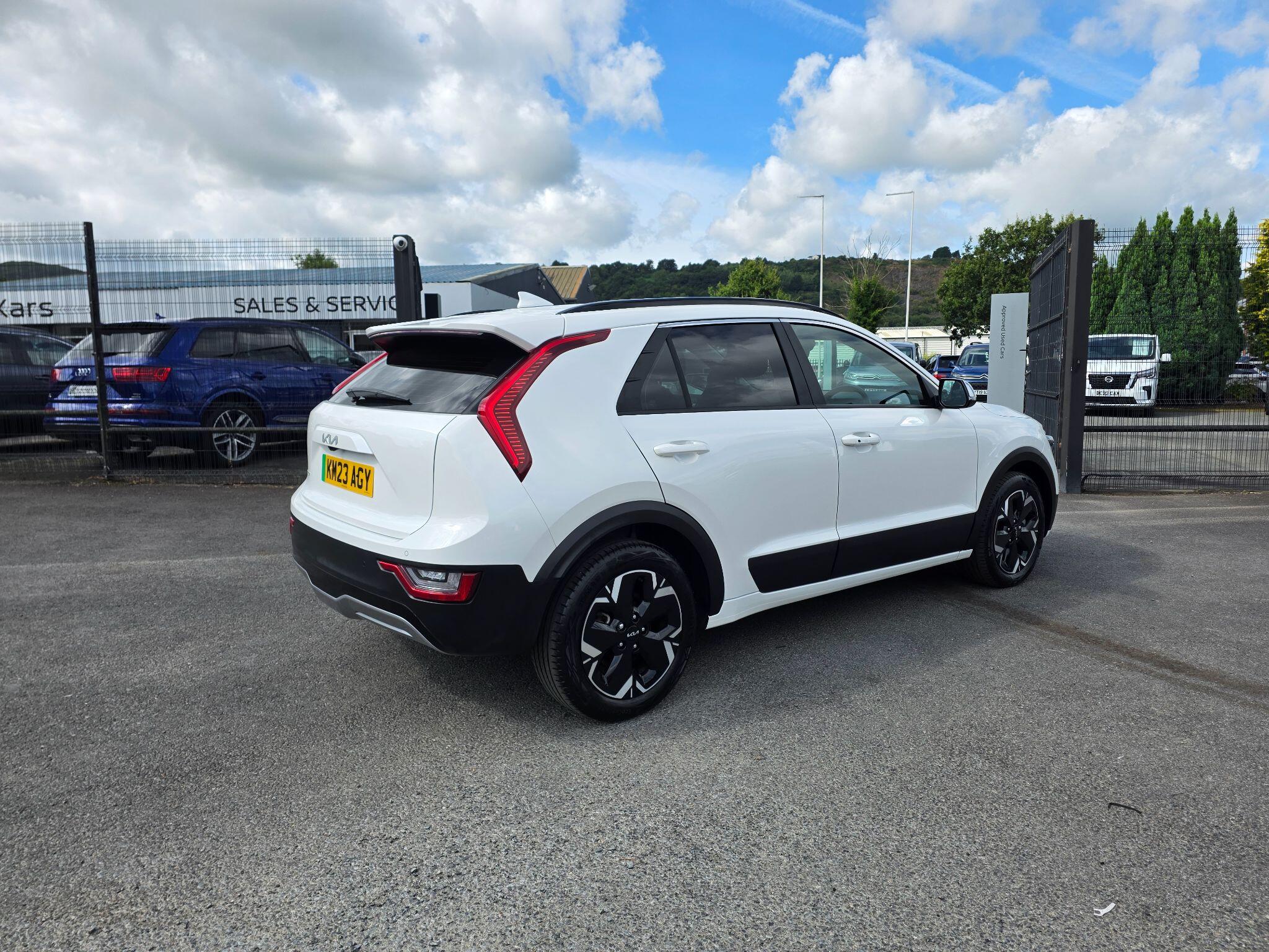 Kia Niro view 5