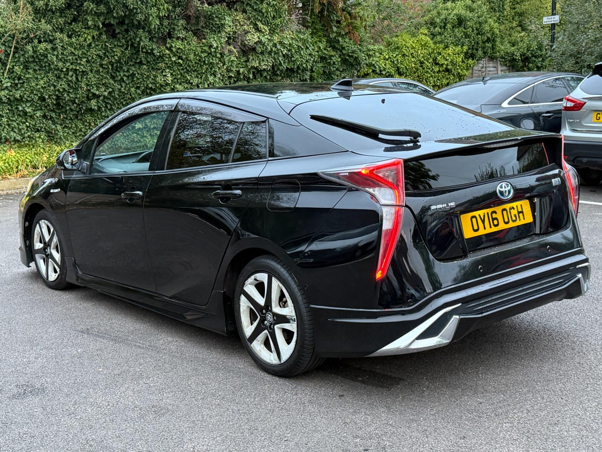 Toyota Prius - Image 6