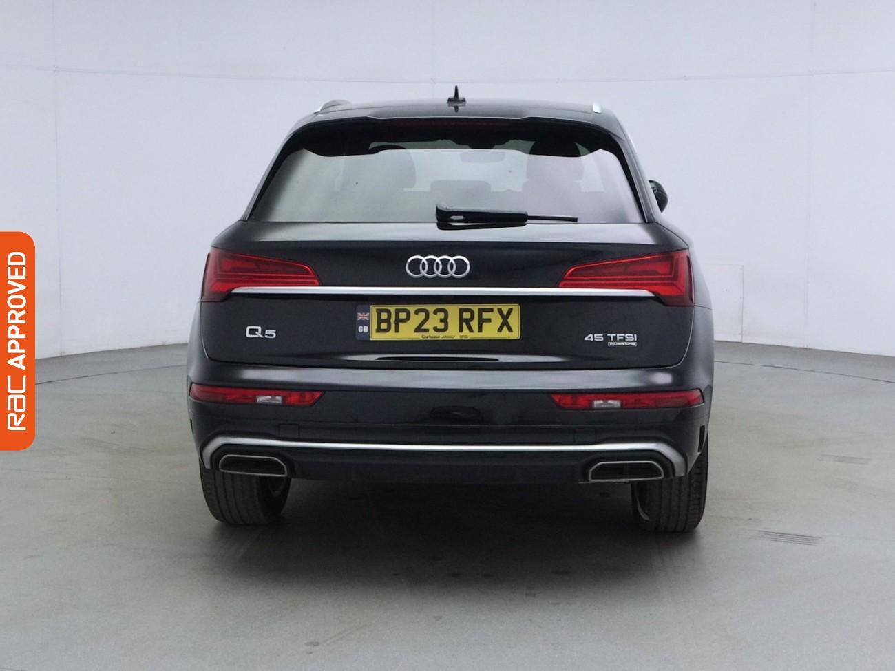 Audi Q5 view 8