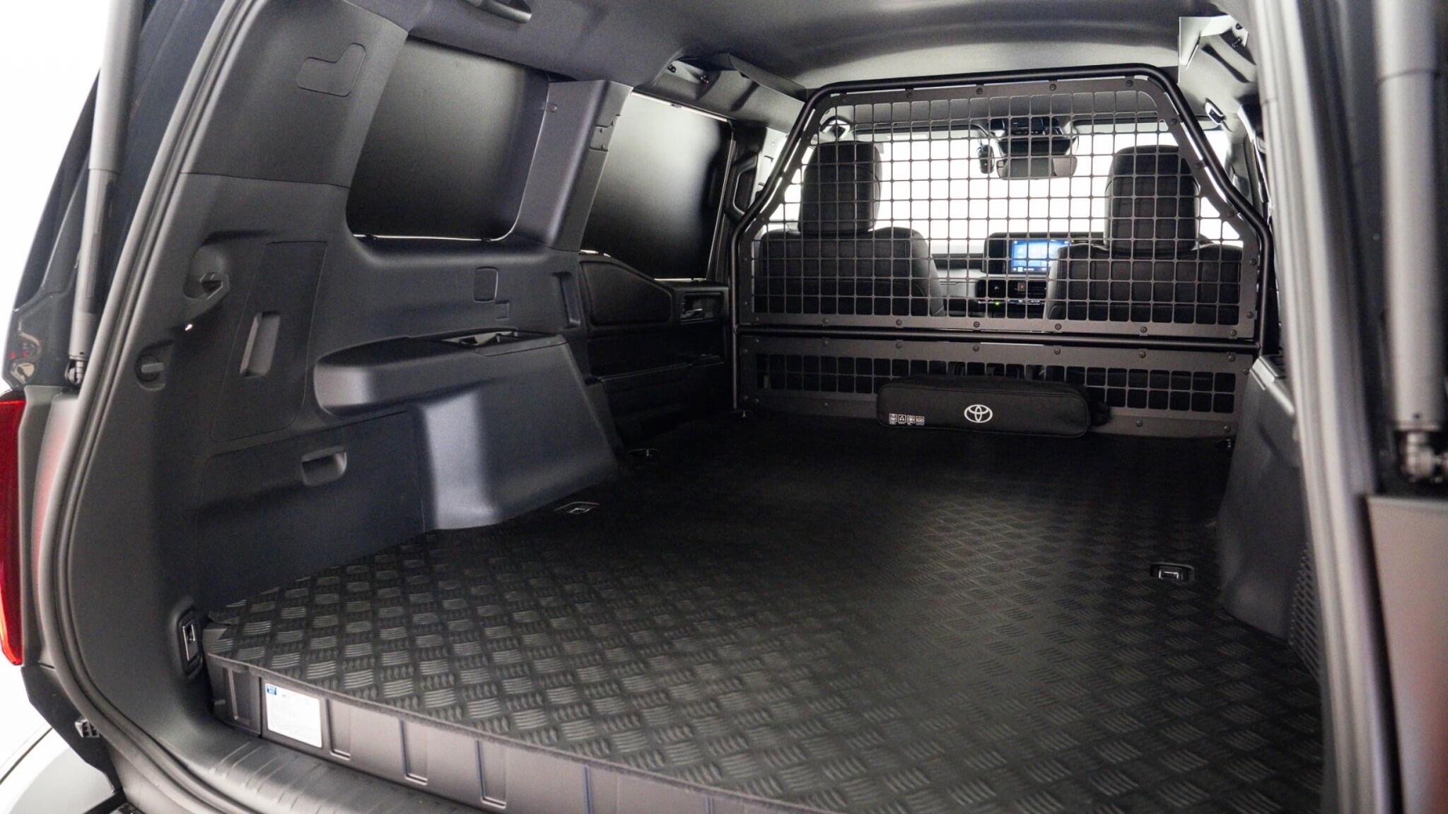 Toyota Land Cruiser view 40