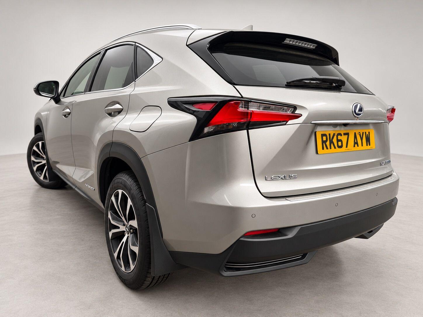 Lexus NX view 10
