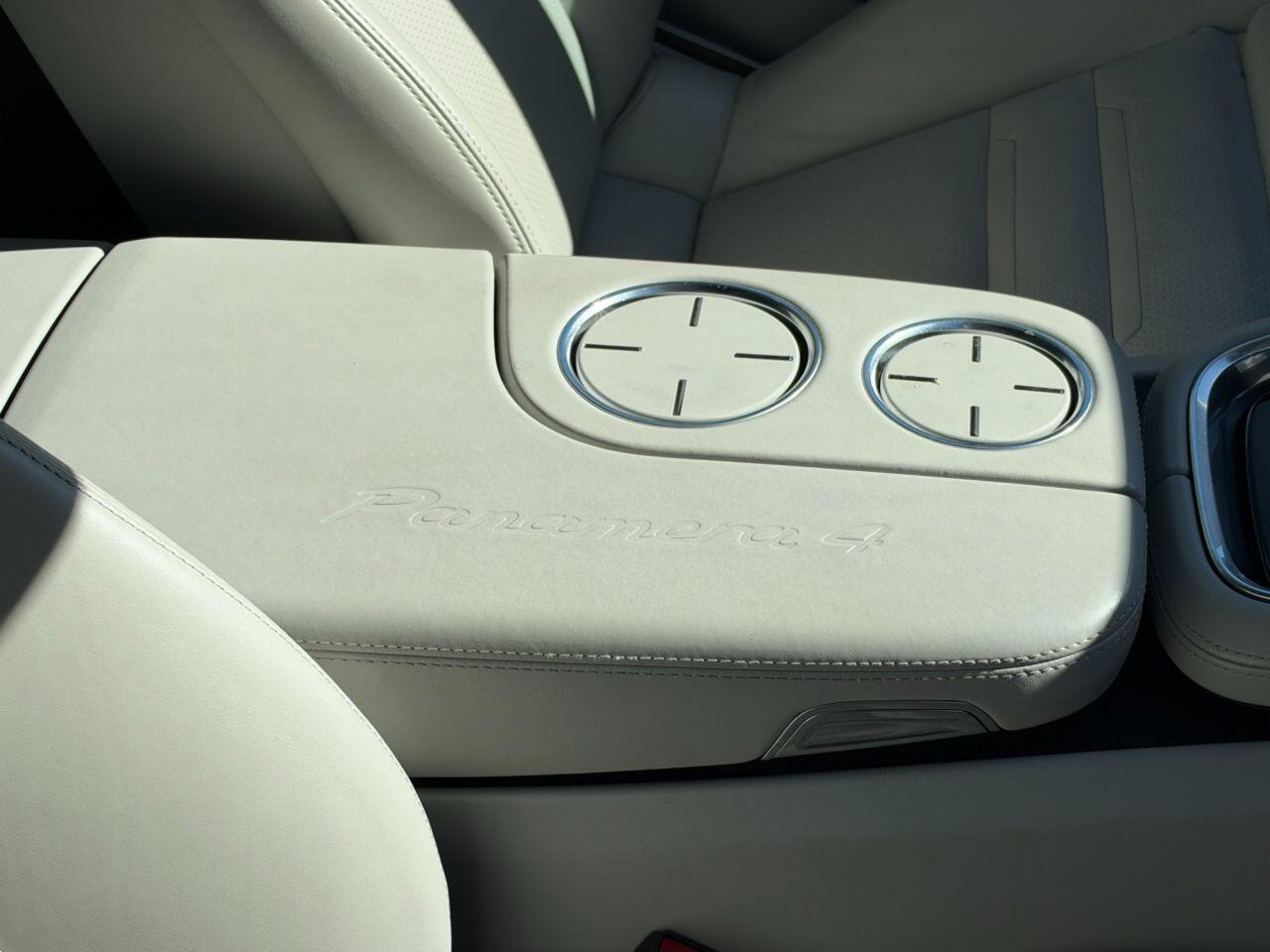 Porsche Panamera view 44