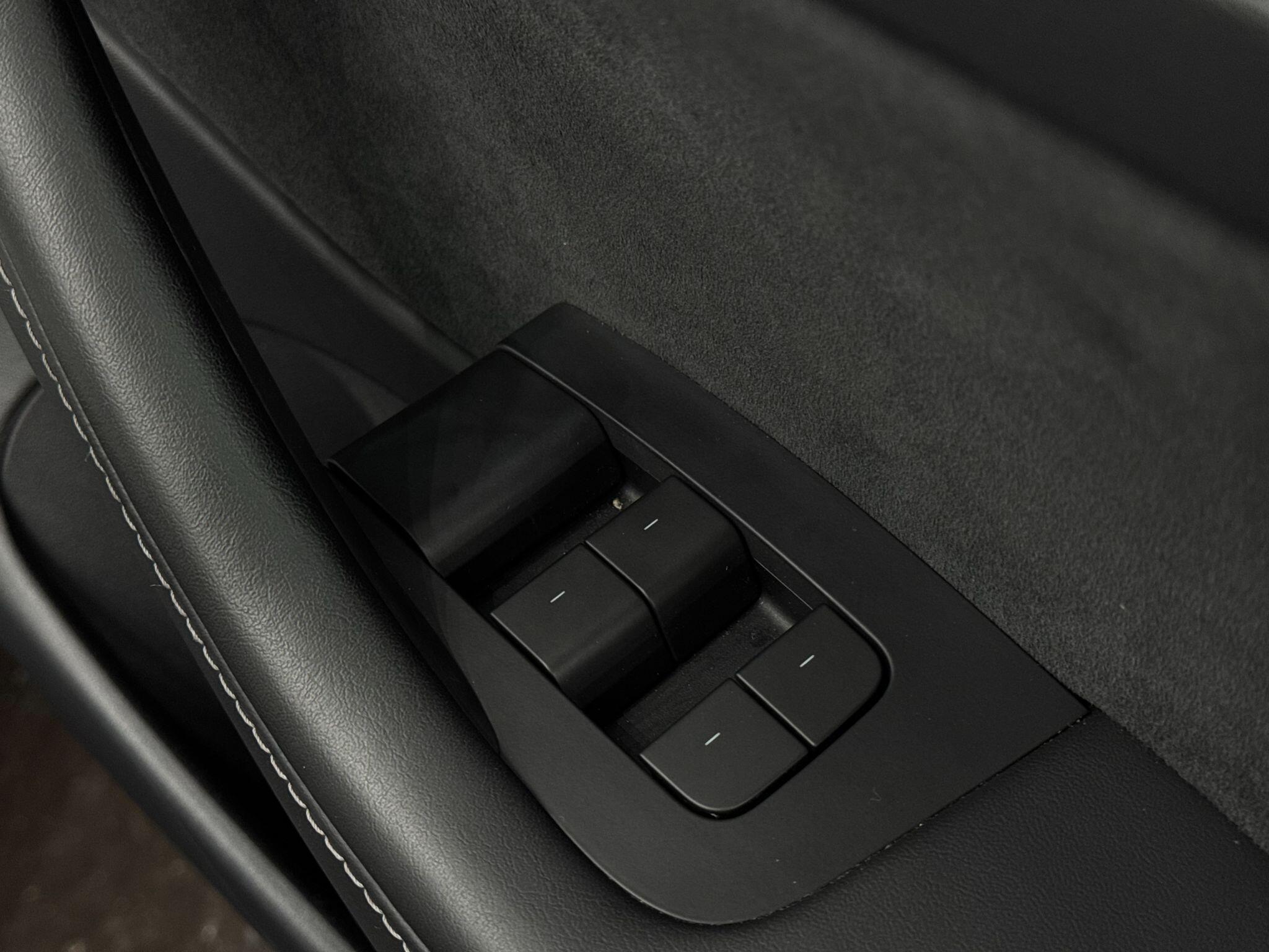 Tesla Model 3 view 28