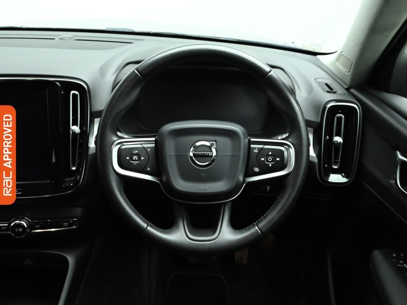 Volvo XC40 view 9