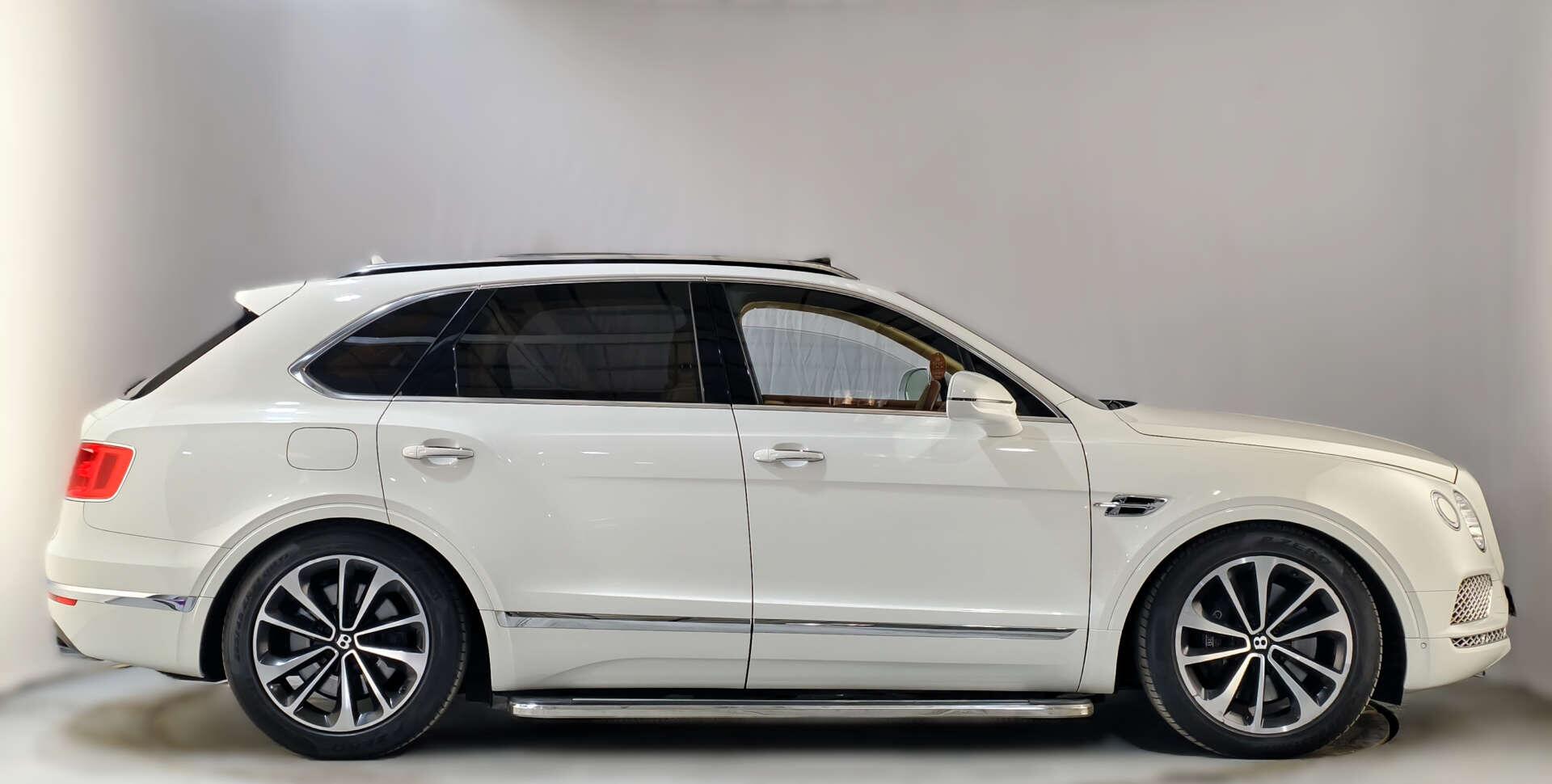 Bentley Bentayga view 19