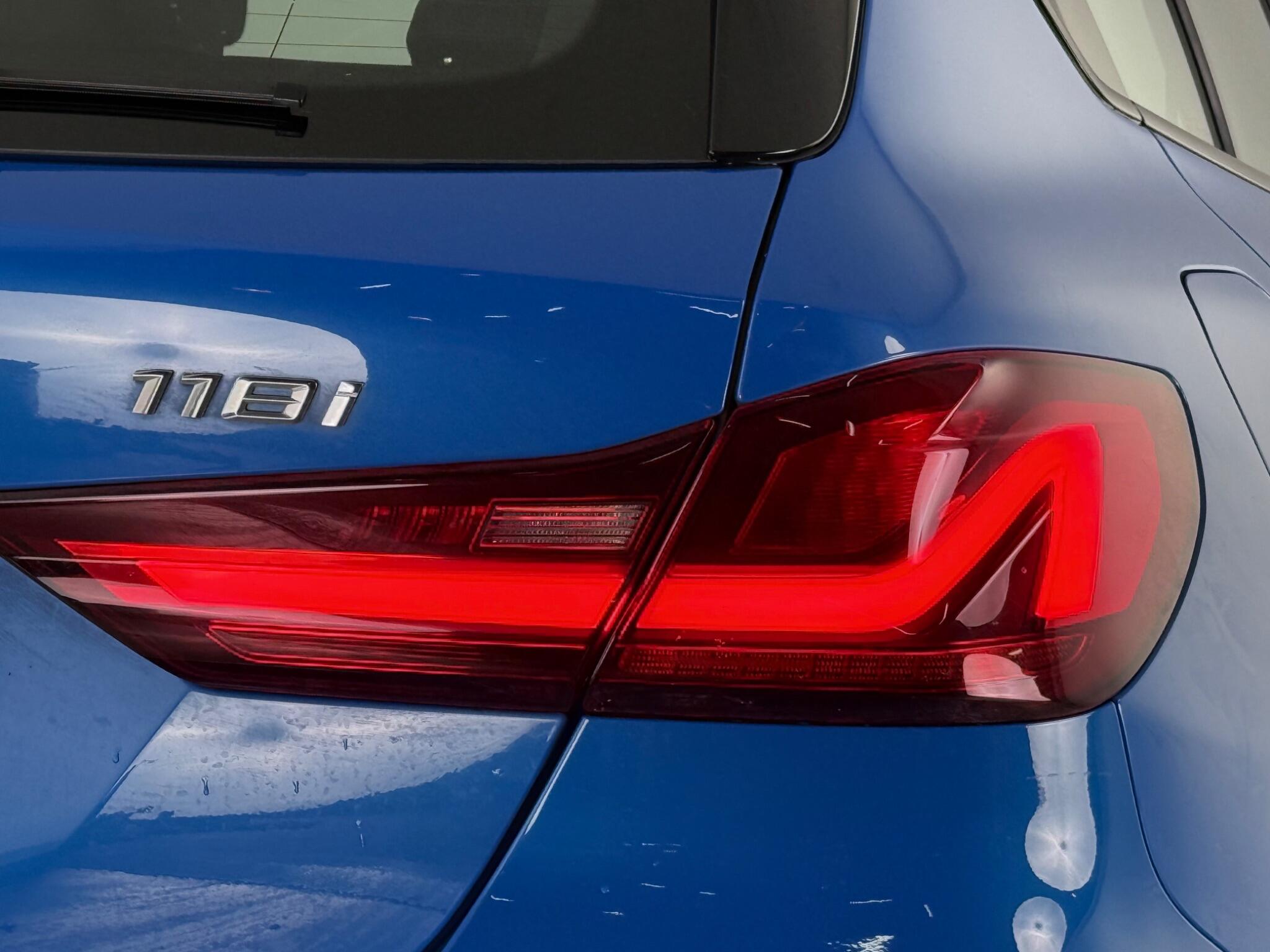 BMW 1 Series view 11