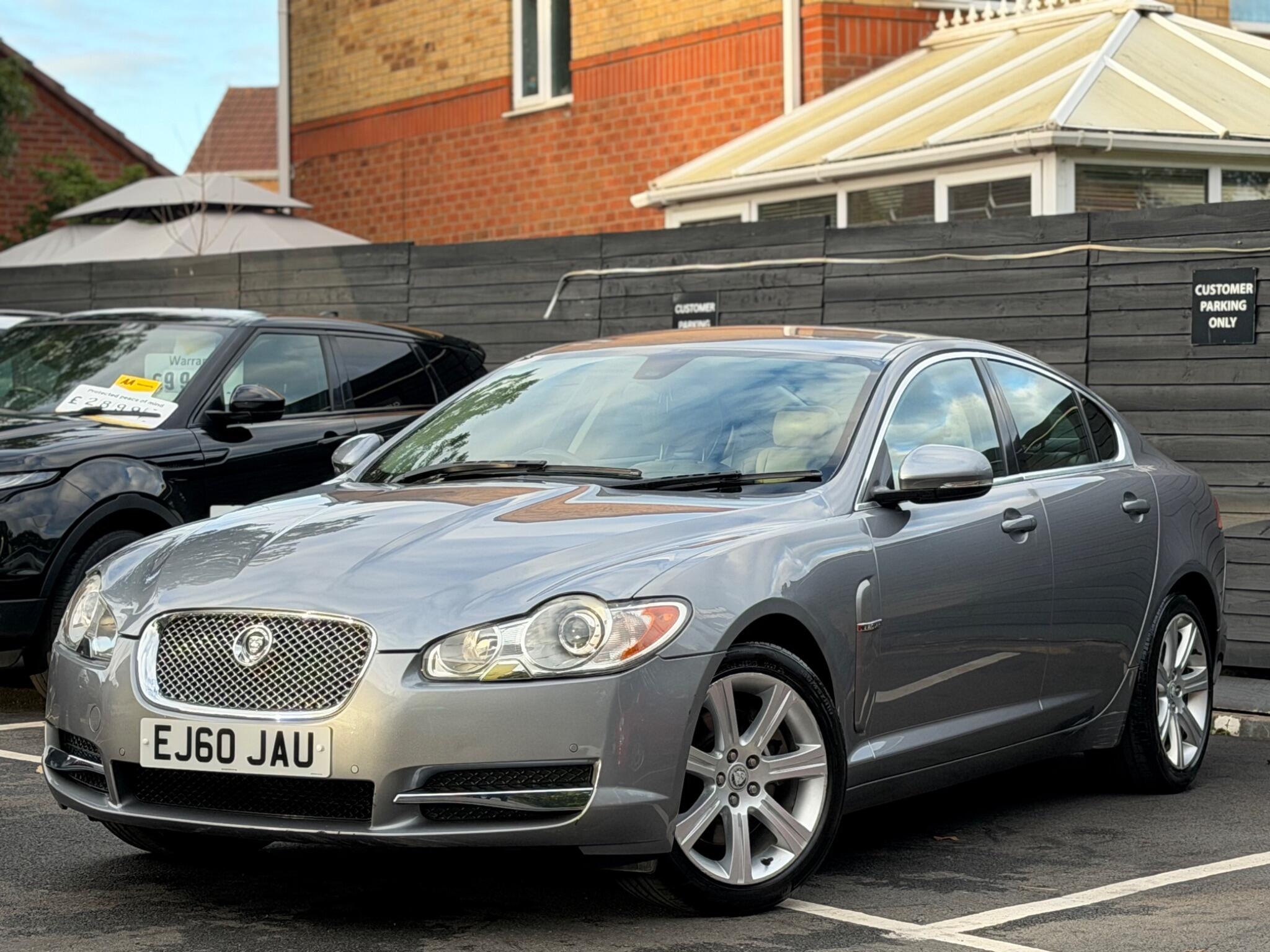 Jaguar XF view 13