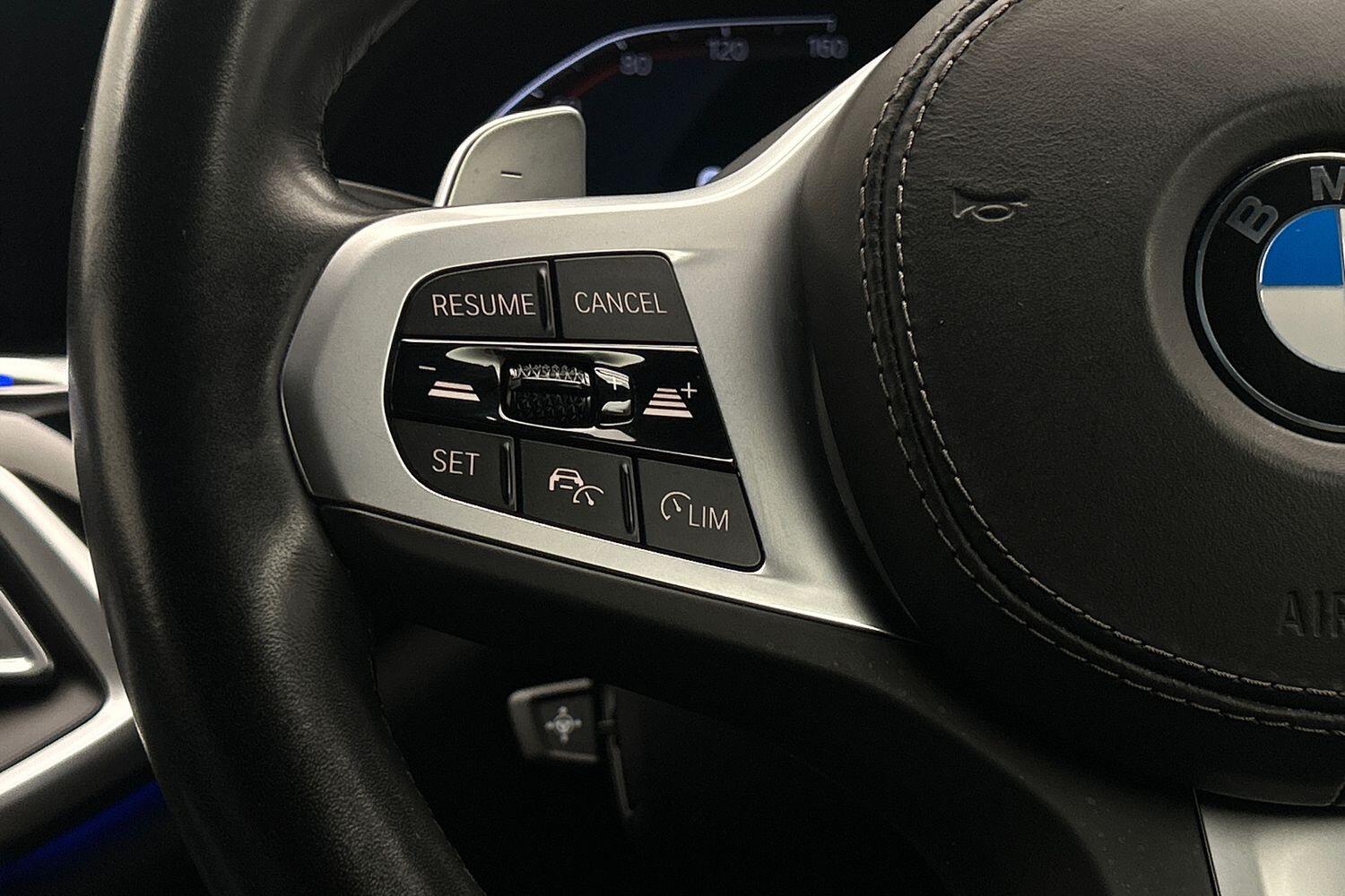 BMW X6 view 18