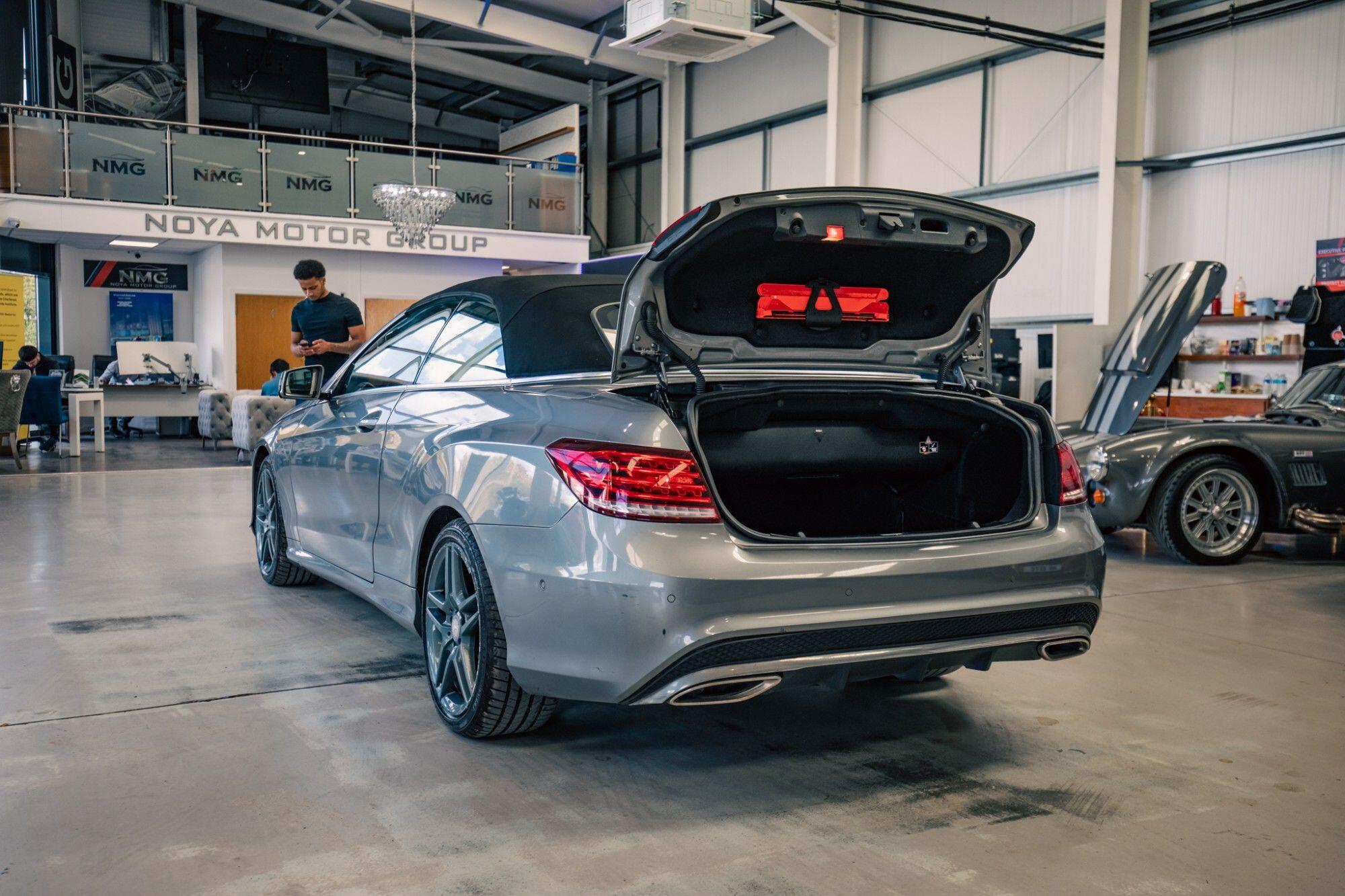 Mercedes-Benz E-Class view 32
