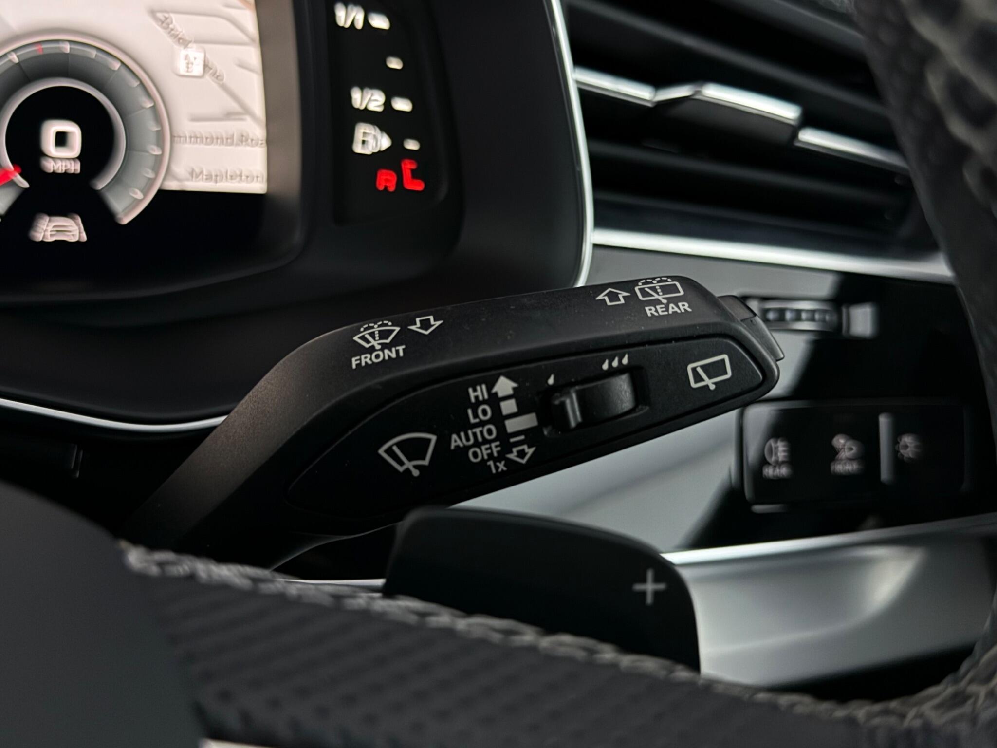 Audi Q8 view 18