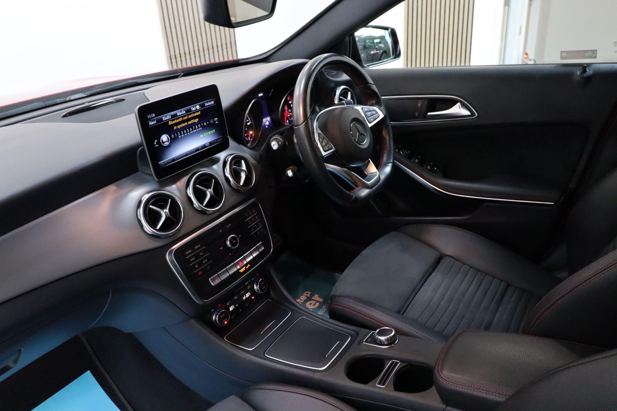 Mercedes-Benz Gla view 11