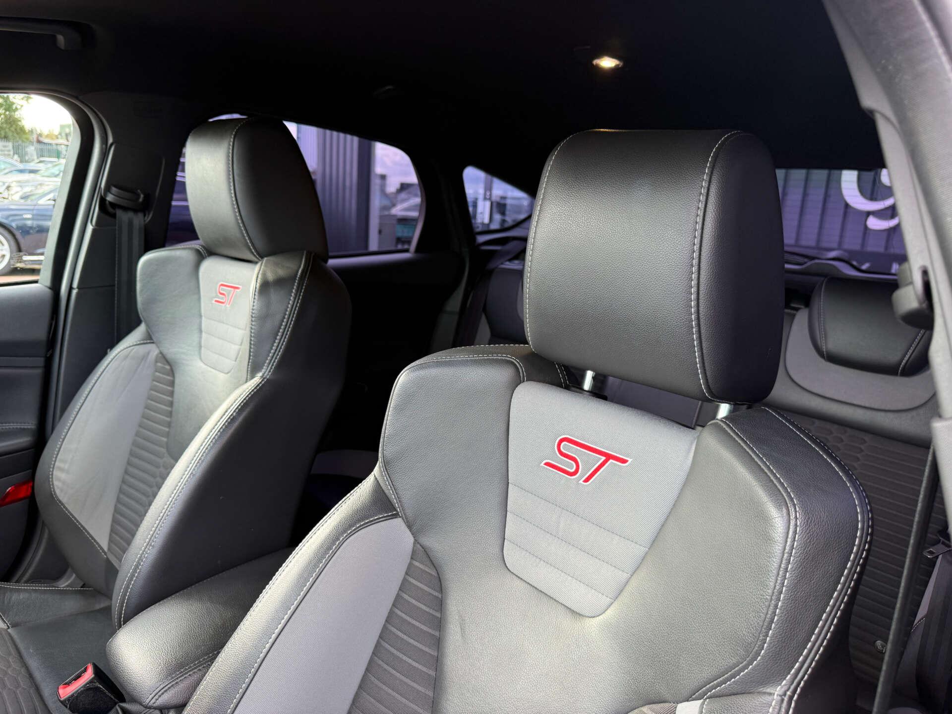Ford Focus view 72