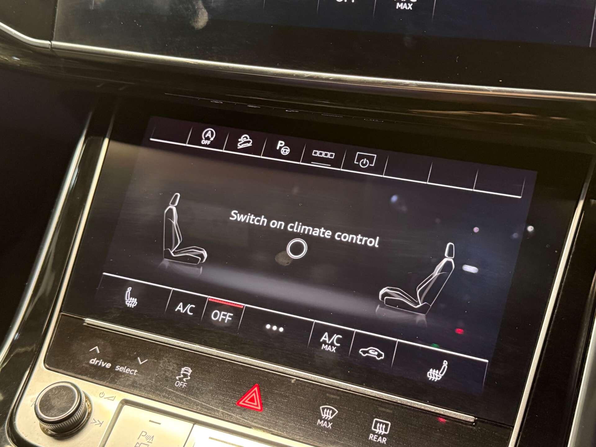 Audi Q8 view 46