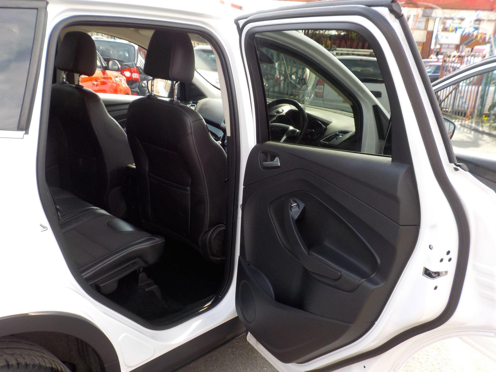 Ford Kuga 2.0 TDCi Titanium 2WD Euro 6 (s/s) 5dr
