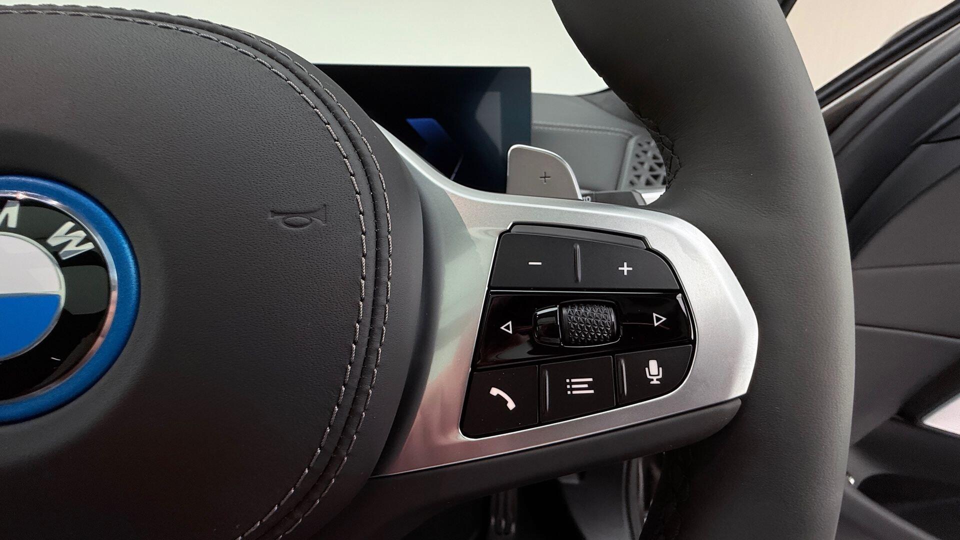 BMW X5 view 19