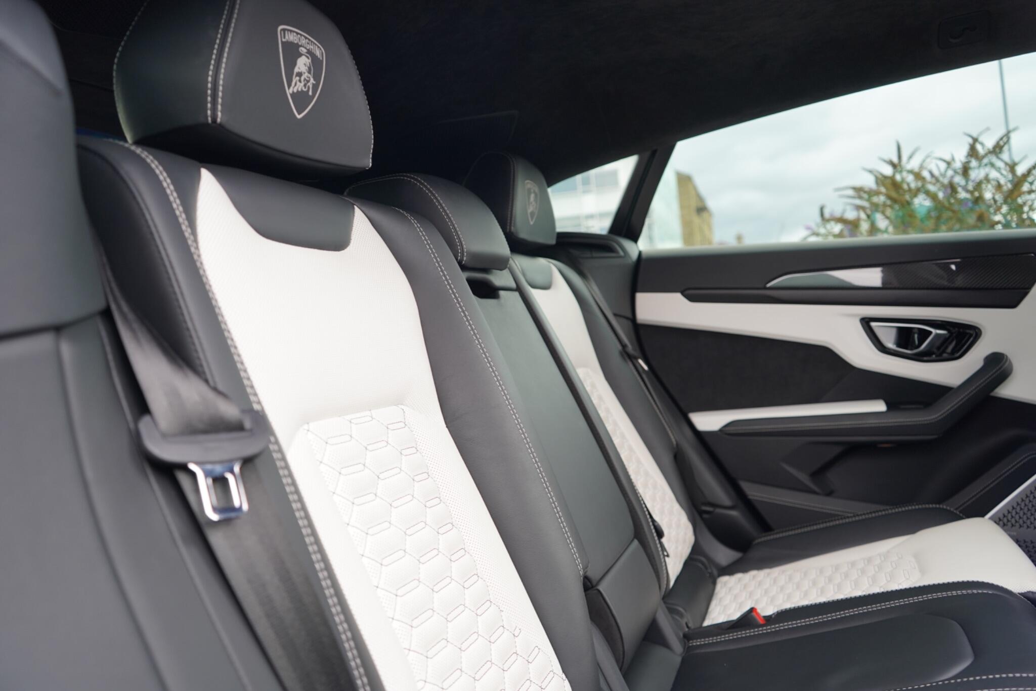 Lamborghini Urus view 22