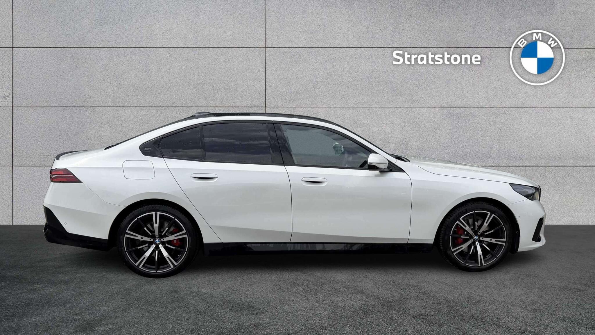 BMW 5 Series view 3