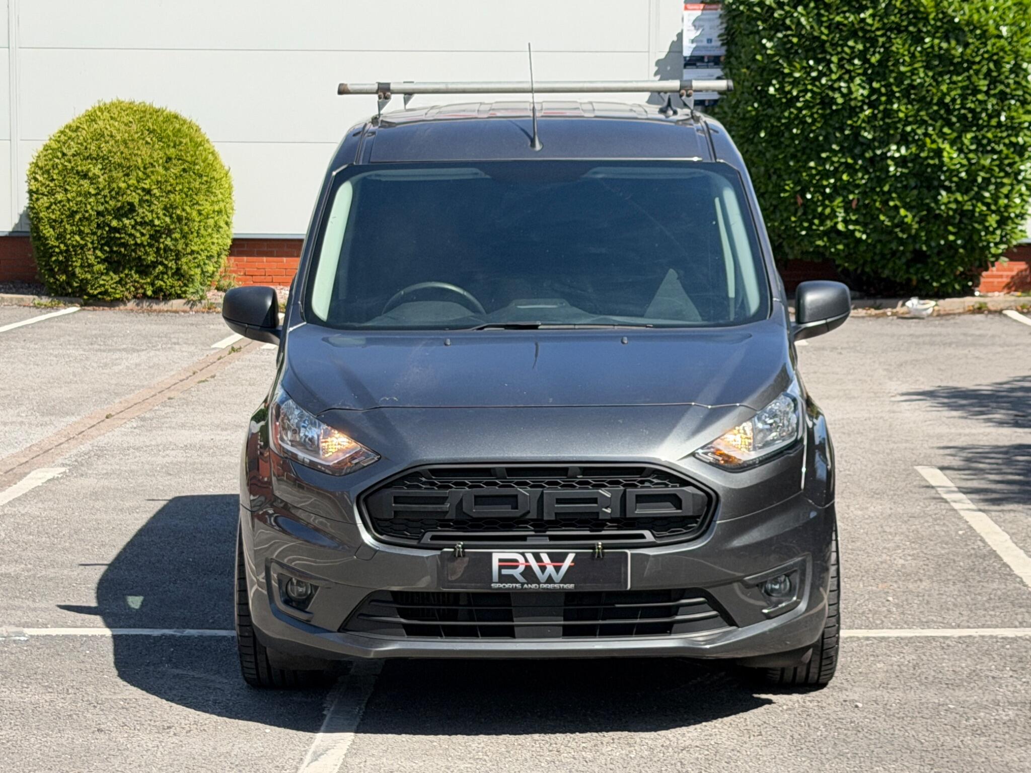 Ford Transit Connect view 36
