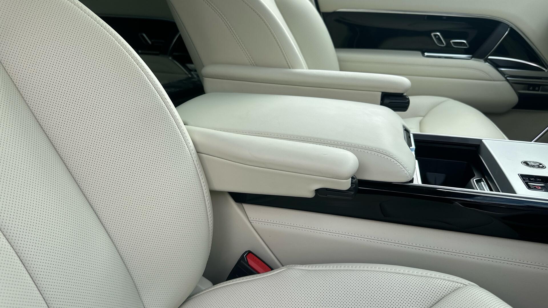 Land Rover Range Rover view 26