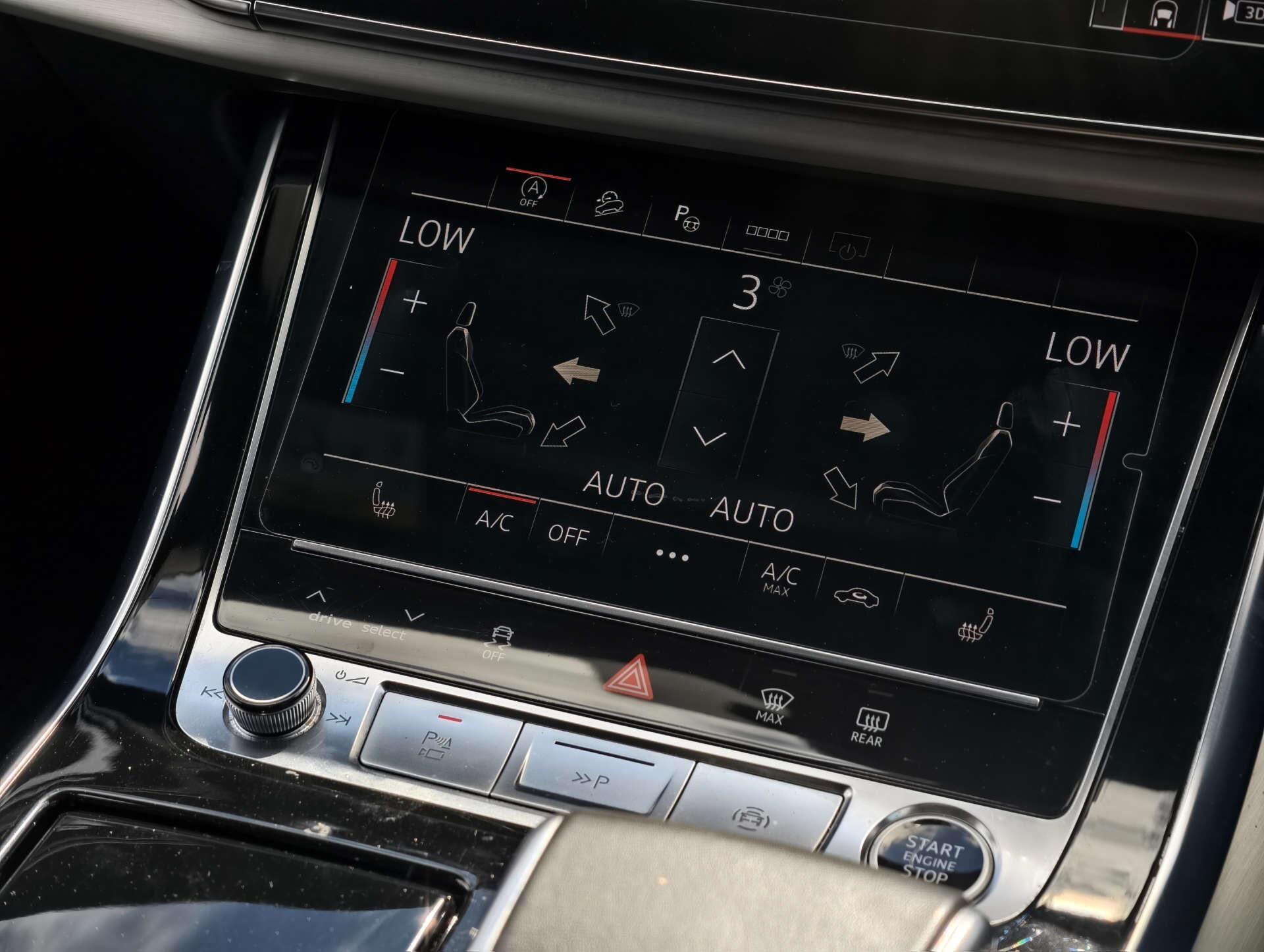 Audi Q8 view 45