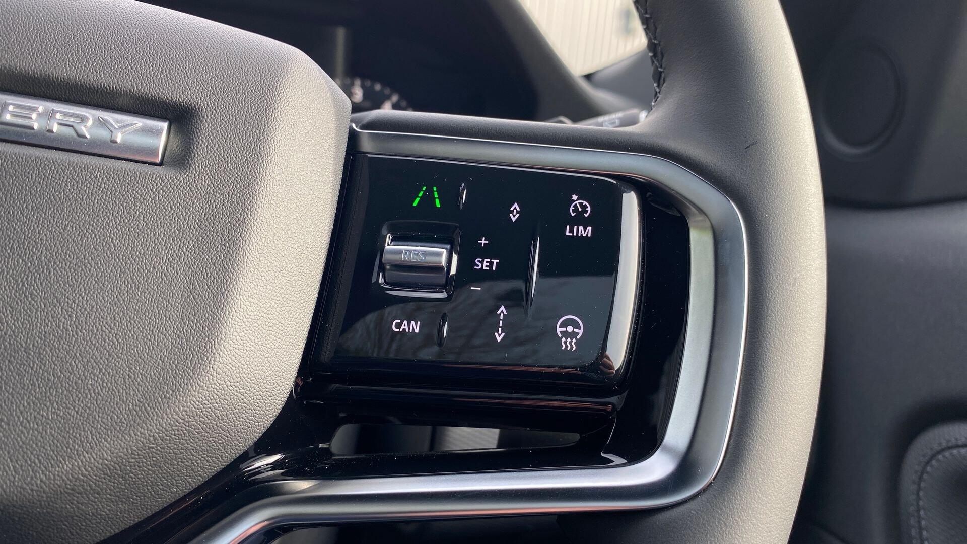 Land Rover Discovery Sport view 34