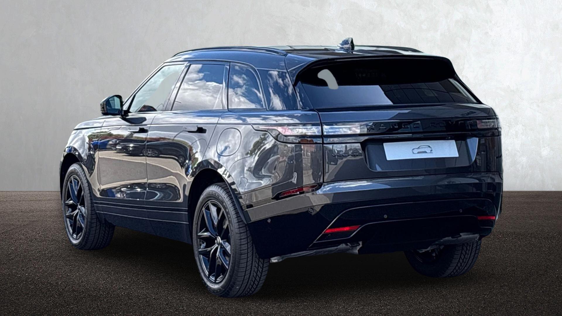 Land Rover Range Rover Velar view 3
