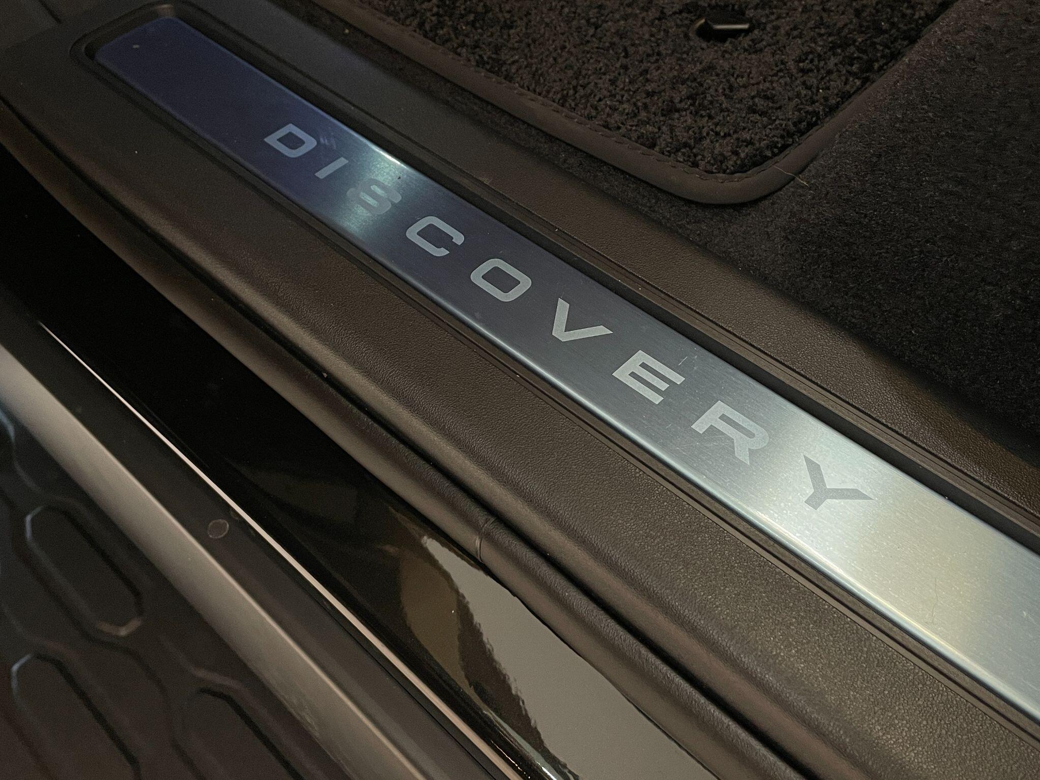 Land Rover Discovery view 15