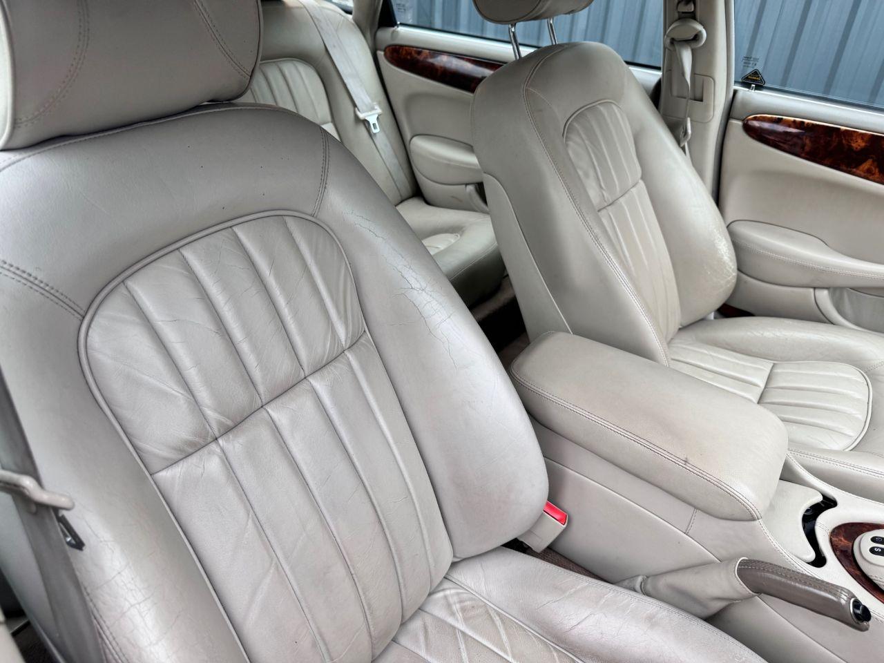 Jaguar XJ view 18