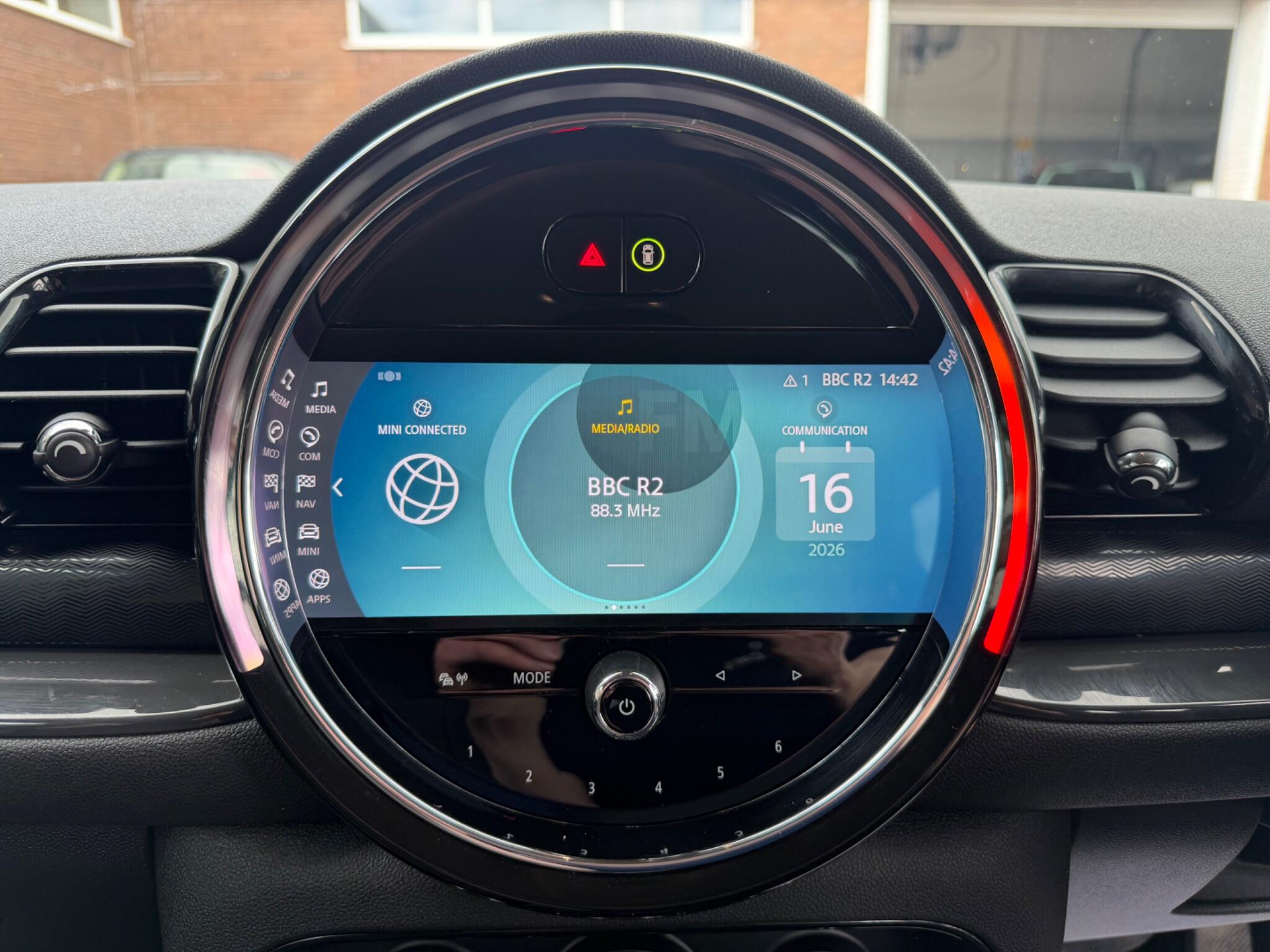 Mini Clubman view 80