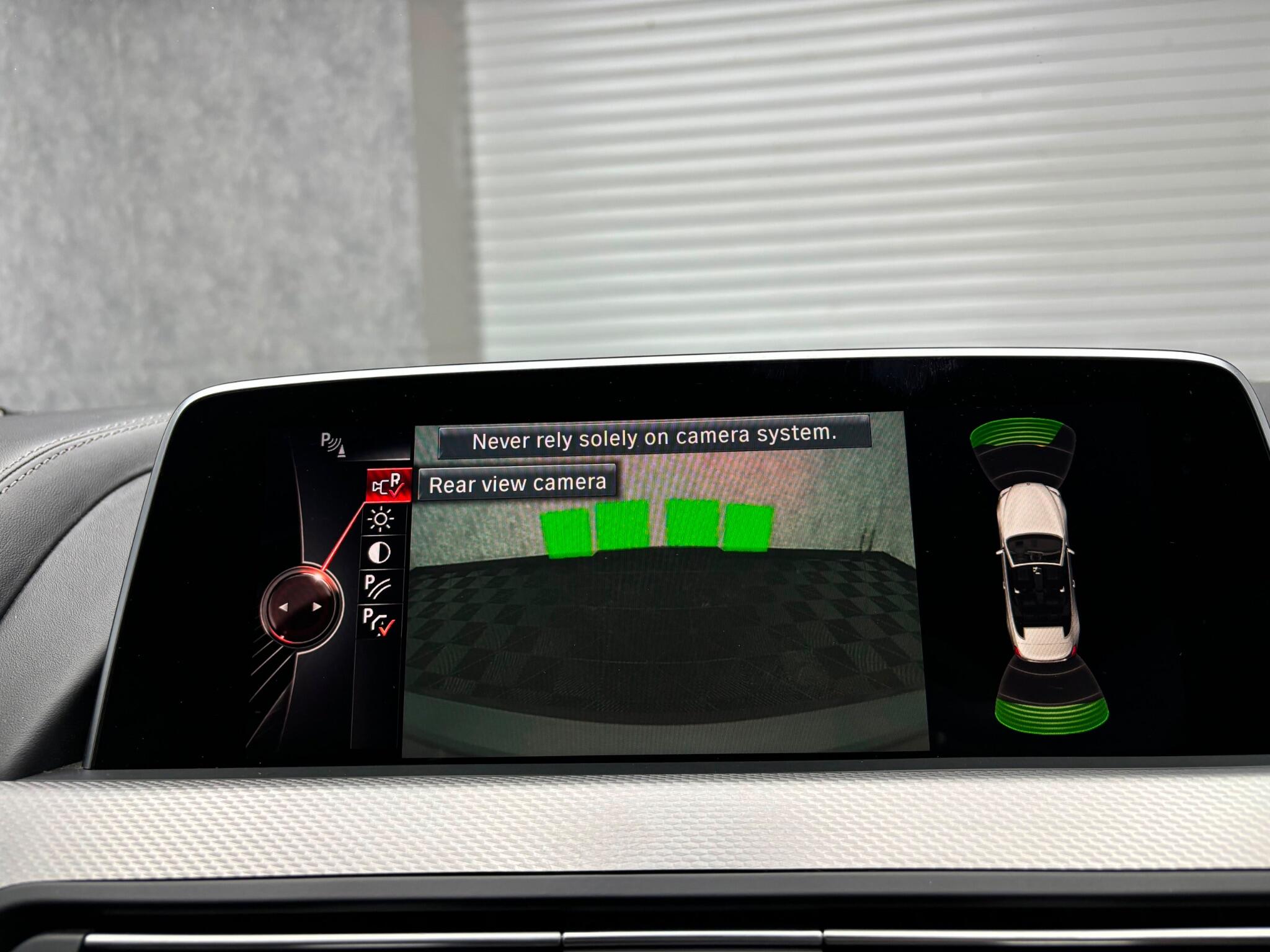 BMW 6 Series view 26