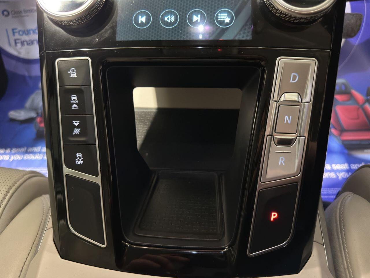 Jaguar I-Pace view 34