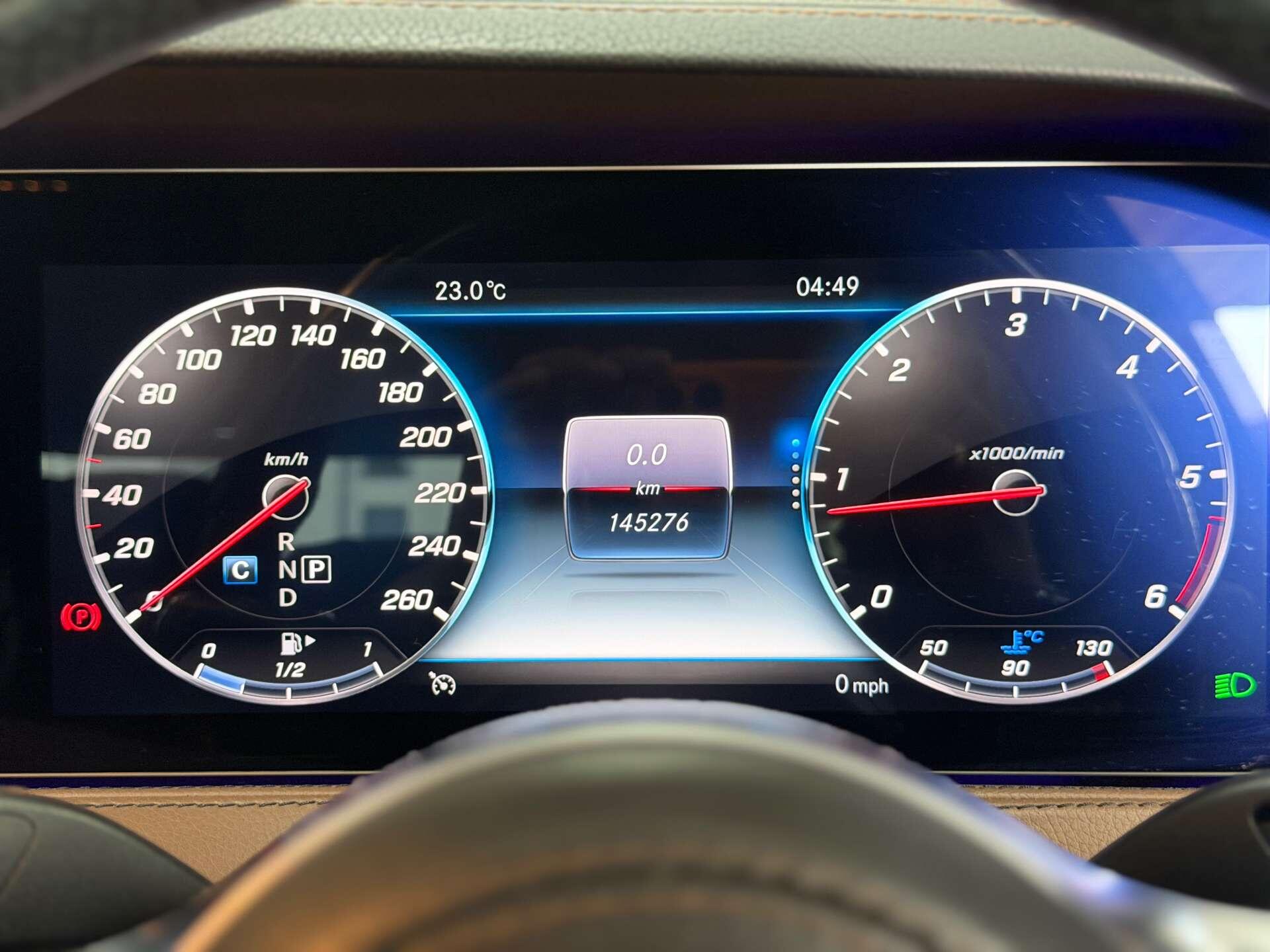 Mercedes-Benz S-Class view 27