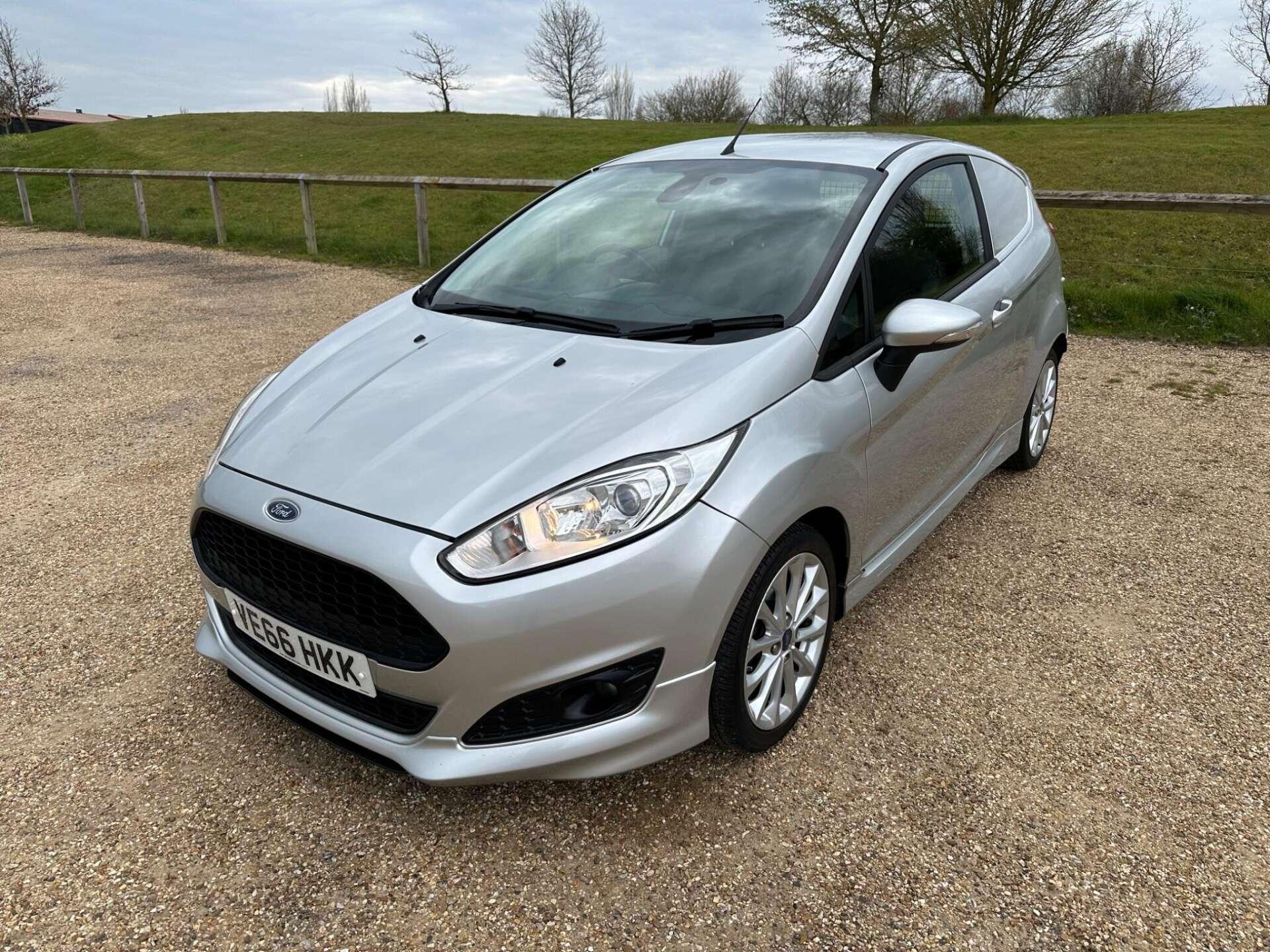 Ford Fiesta view 3