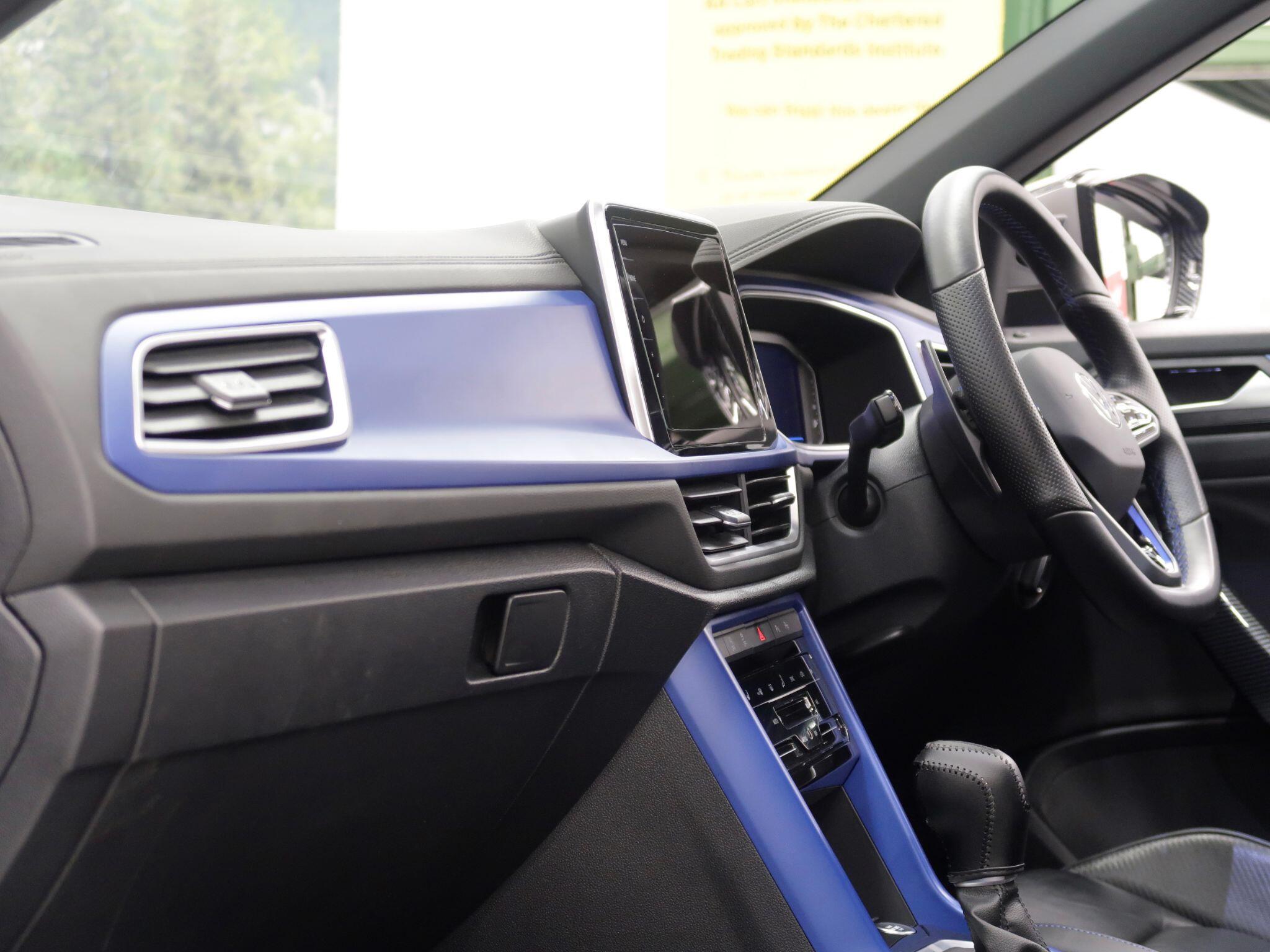 Volkswagen T-Roc view 23