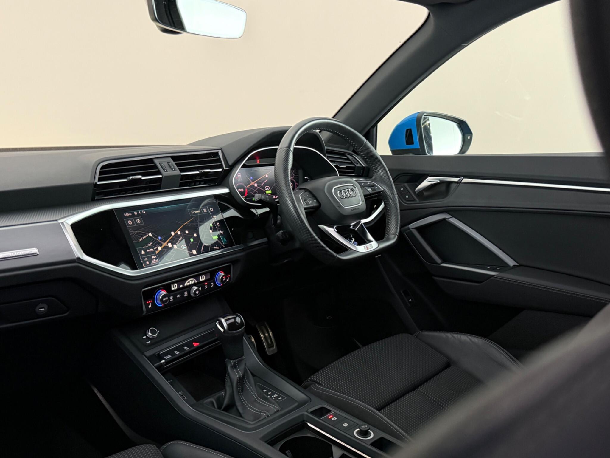 Audi Q3 view 4